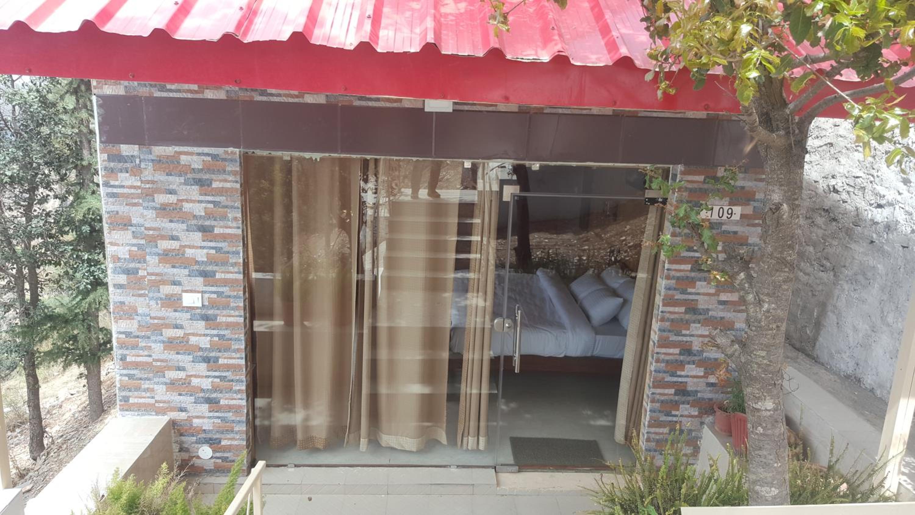 KVR Clarks Inn, Kufri