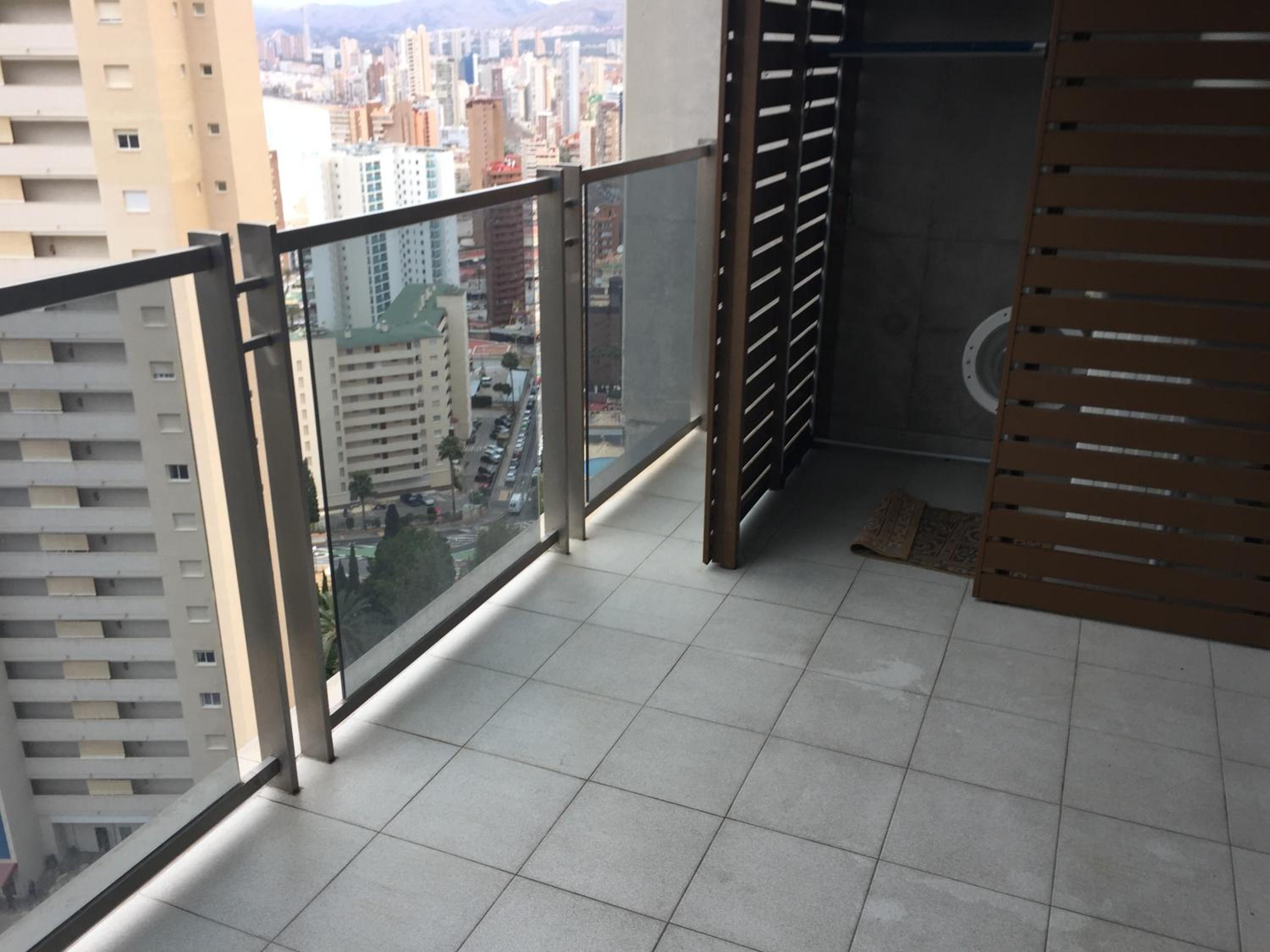 apartamento con vistas y bien ubicado renovado view 4