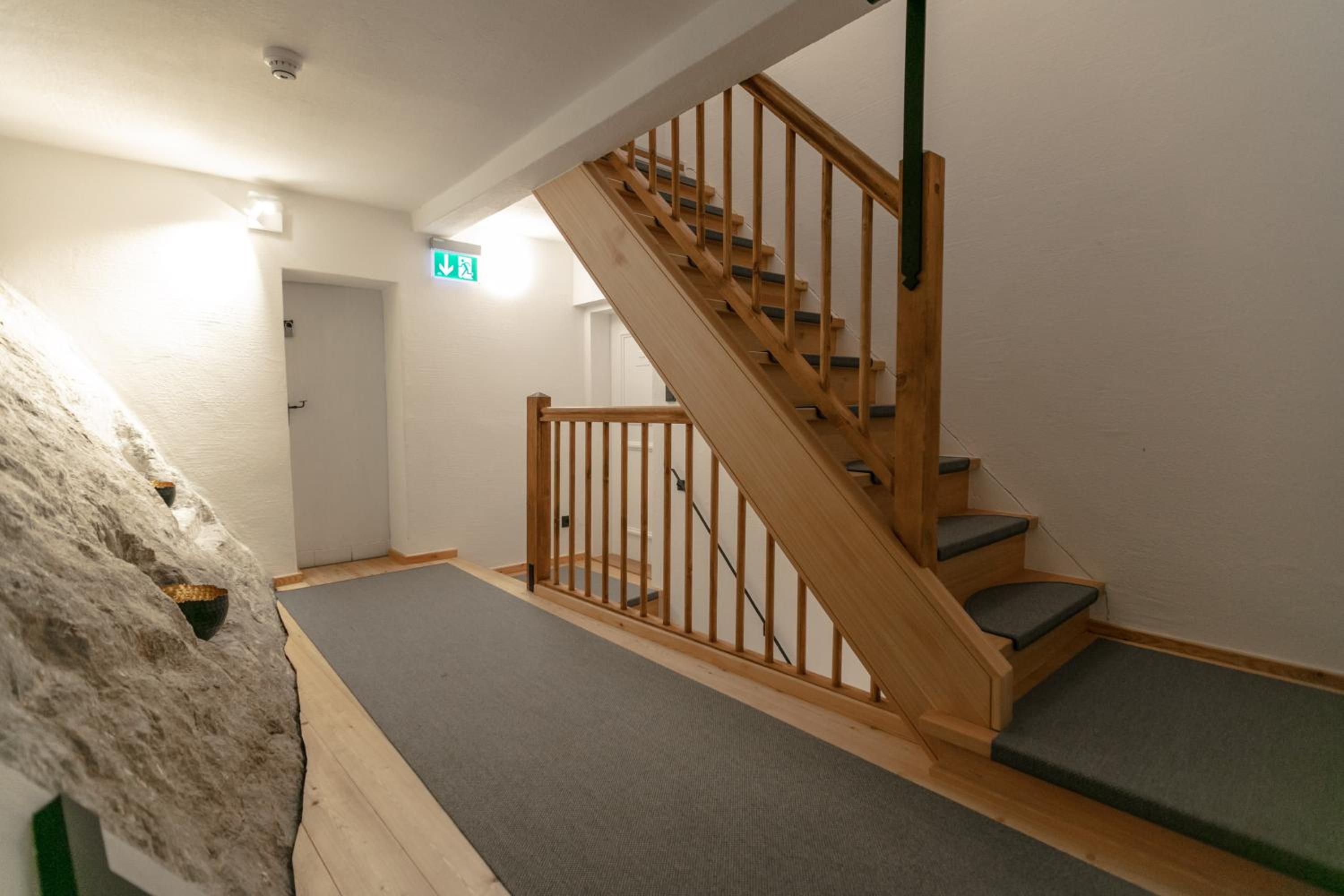 APT. STONE-LODGE