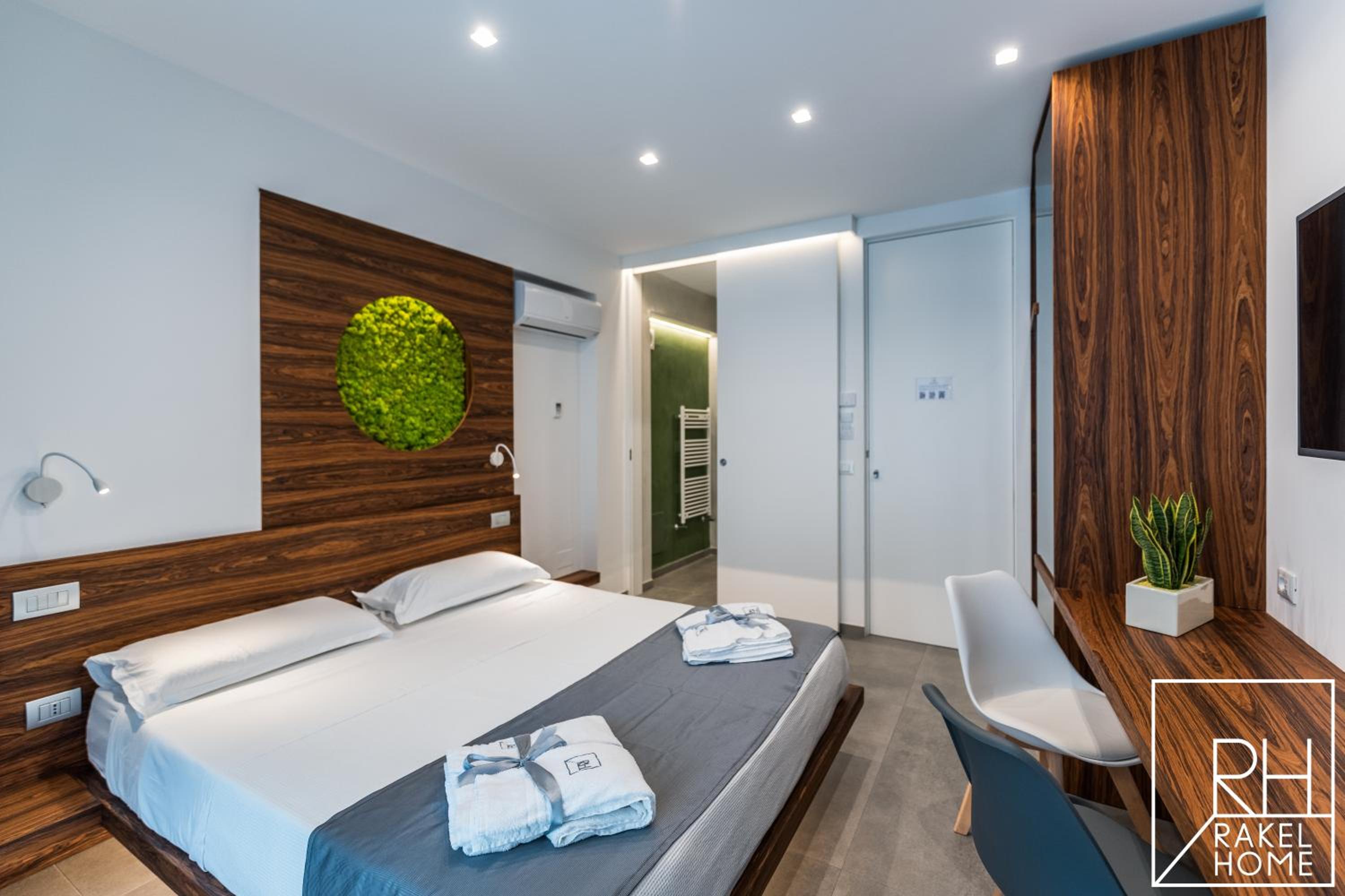 B&B Rakel Home