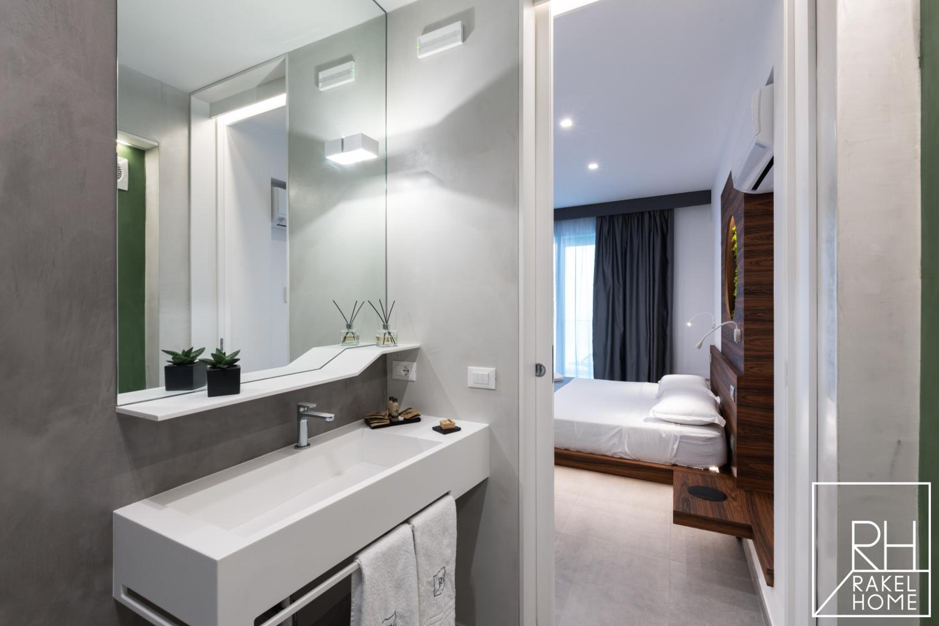 B&B Rakel Home