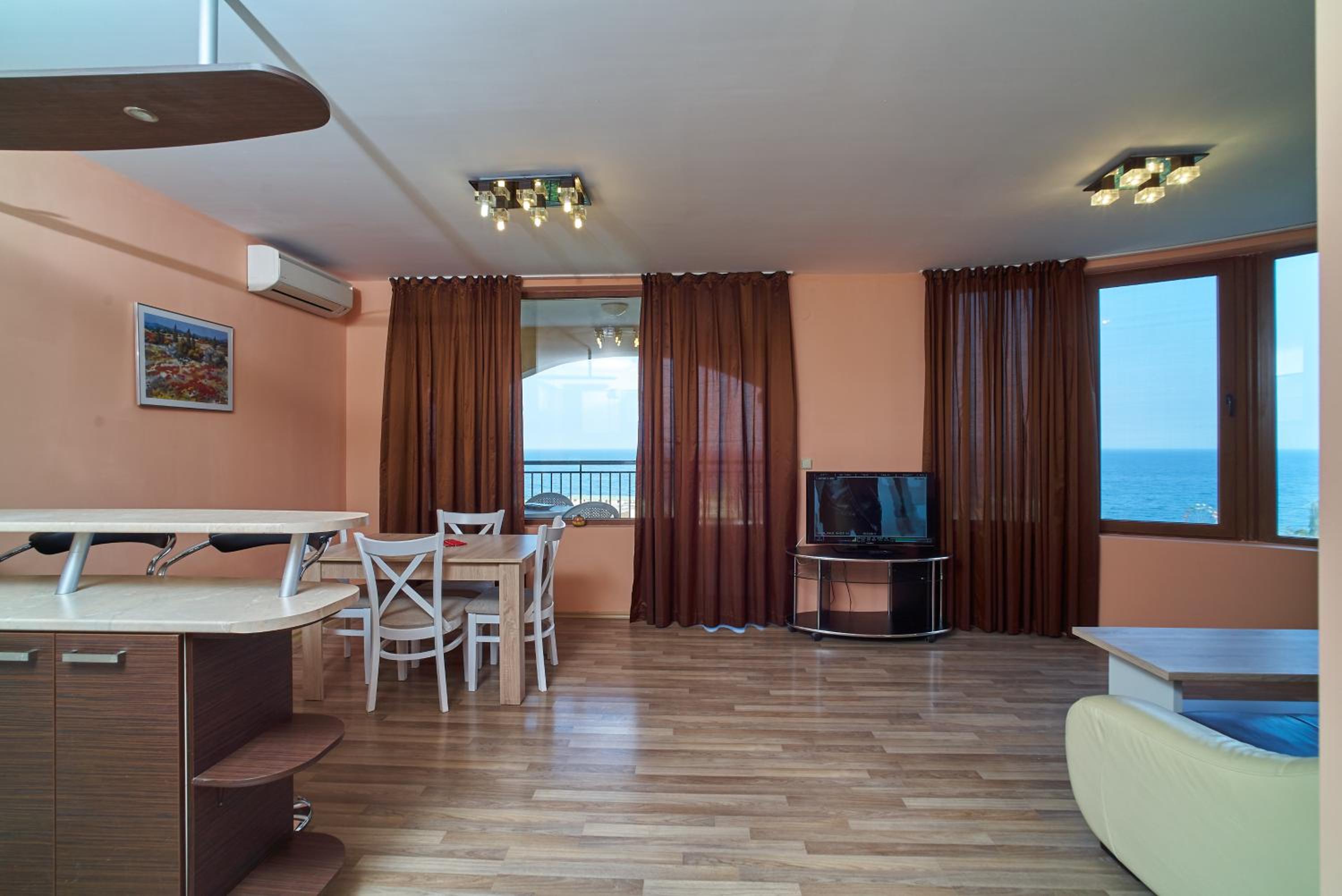 Sea Panorama Apartments Golden sands
