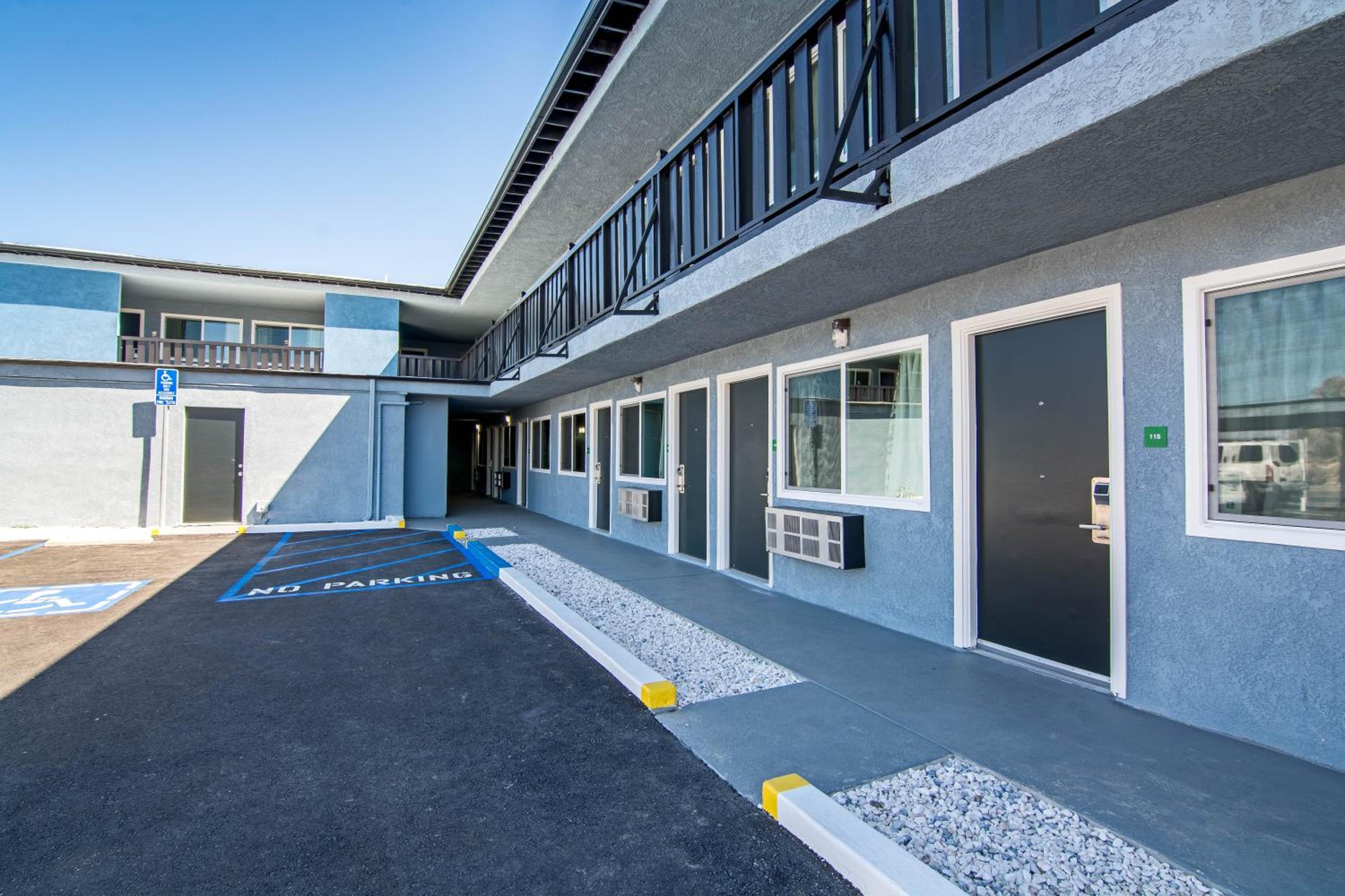 Ridgecrest Vacations - Motel 6 Ridgecrest, CA China Lake - Property Image 5