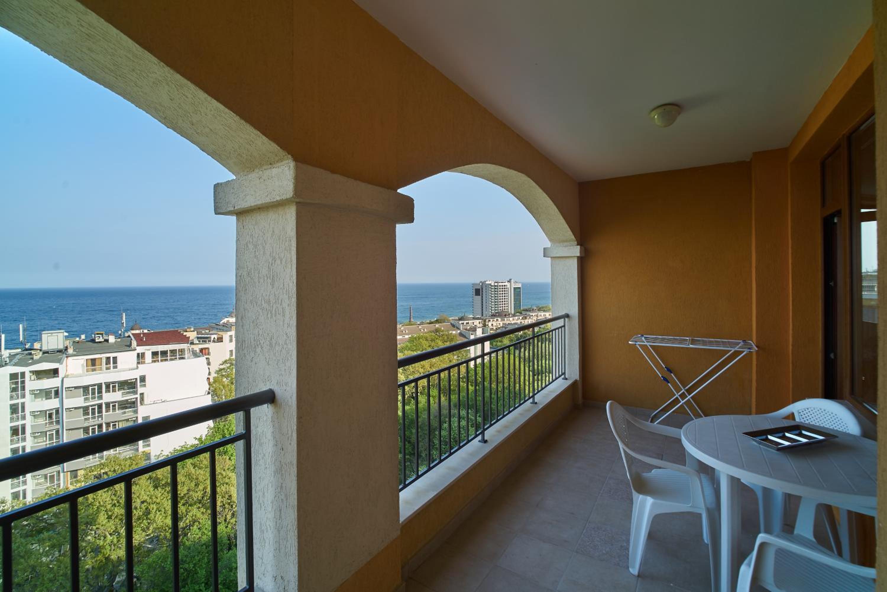 Sea Panorama Apartments Golden sands