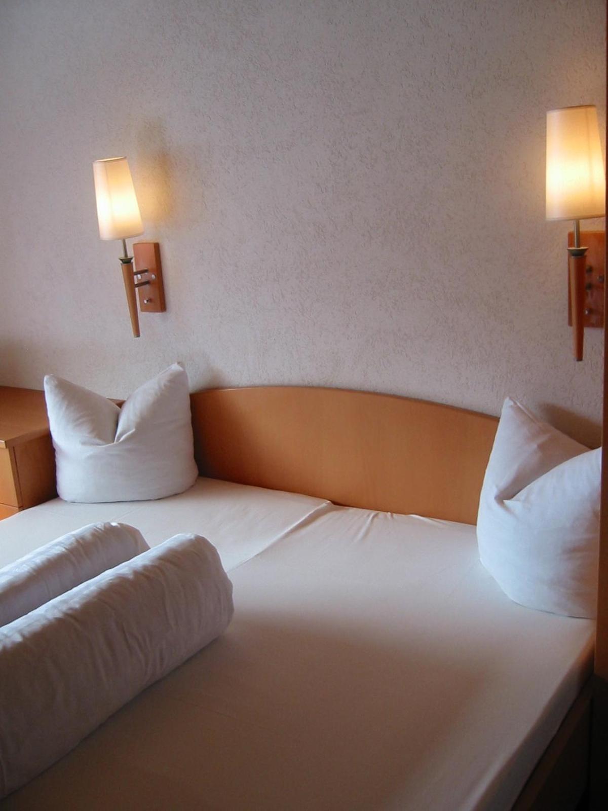 WOLF RETREAT Apartments im Lechtal davor Appartementhaus Michaela