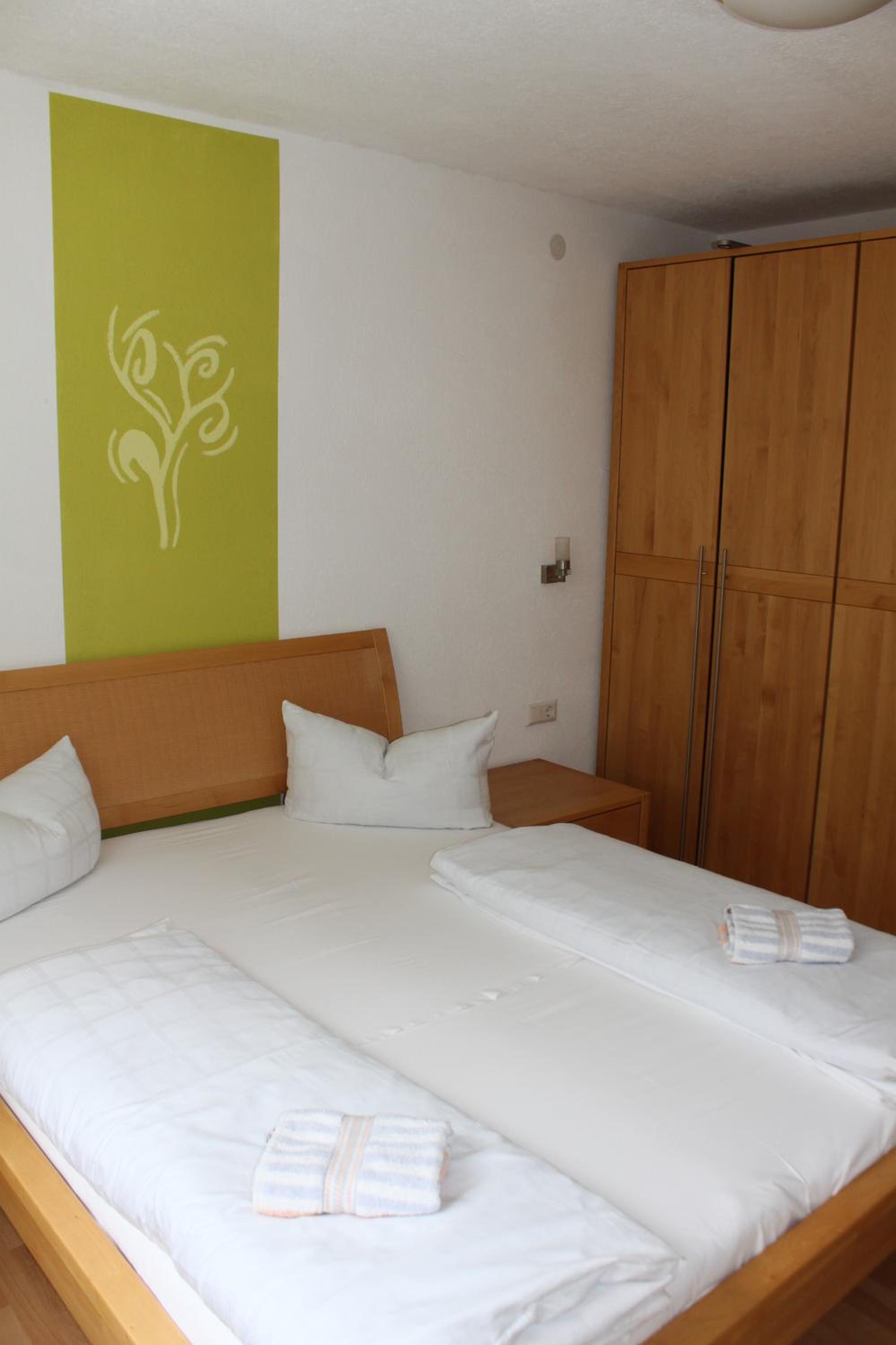 WOLF RETREAT Apartments im Lechtal davor Appartementhaus Michaela
