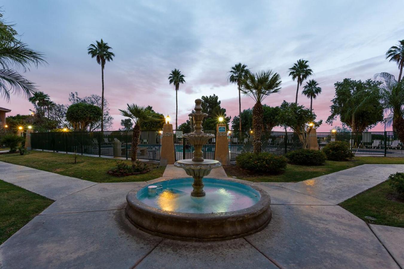 Yuma Inn & Suites view 2