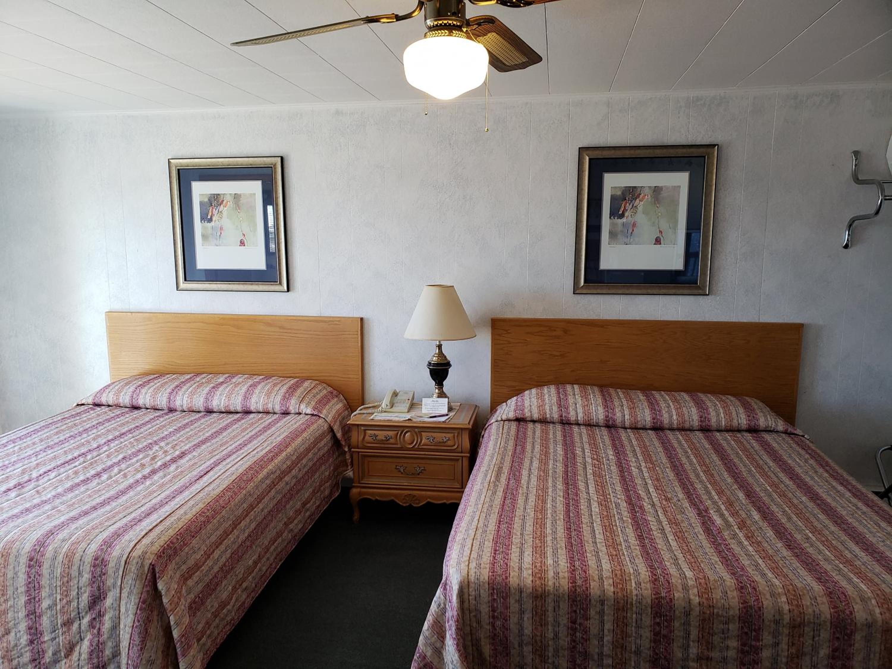 Algoma Beach Motel