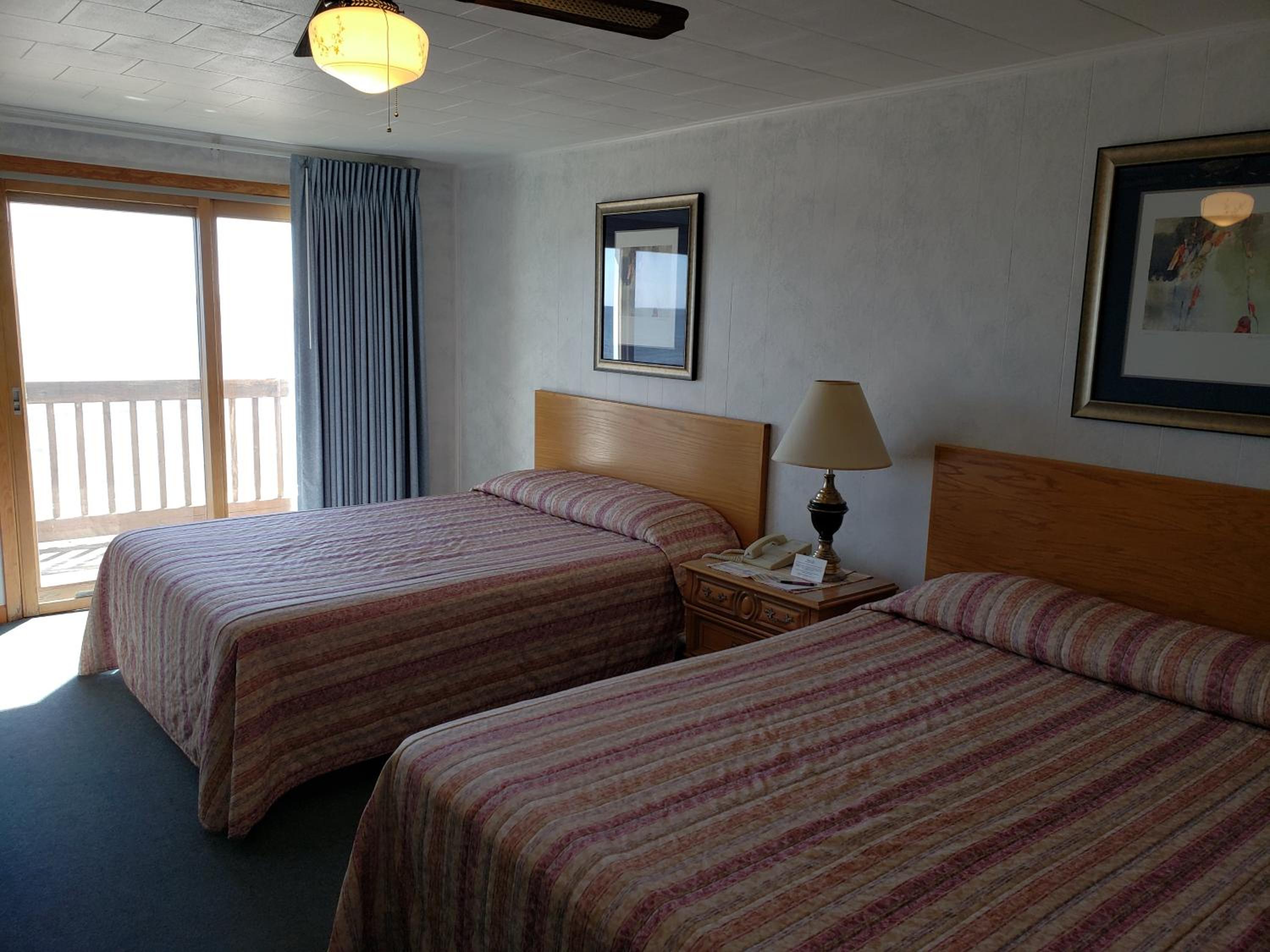 Algoma Beach Motel