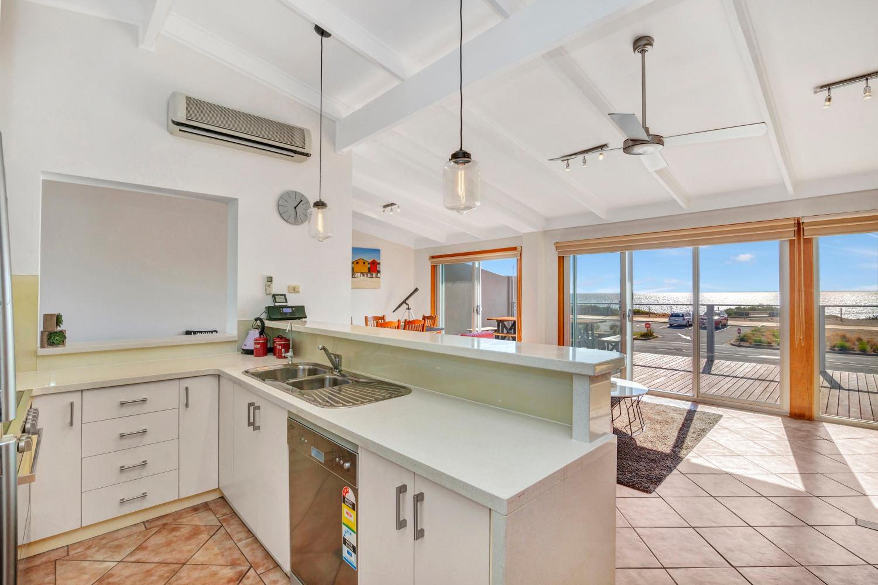 Queensland South - Aldinga Beach - C21 SouthCoast Holidays
