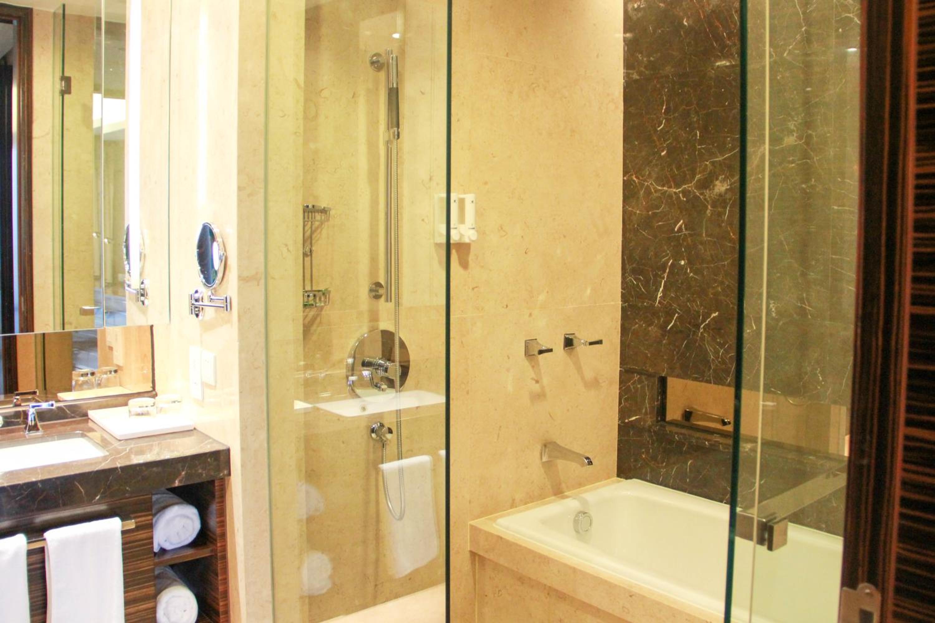 Guangzhou Xing Yi International Apartment - Poly World Branch