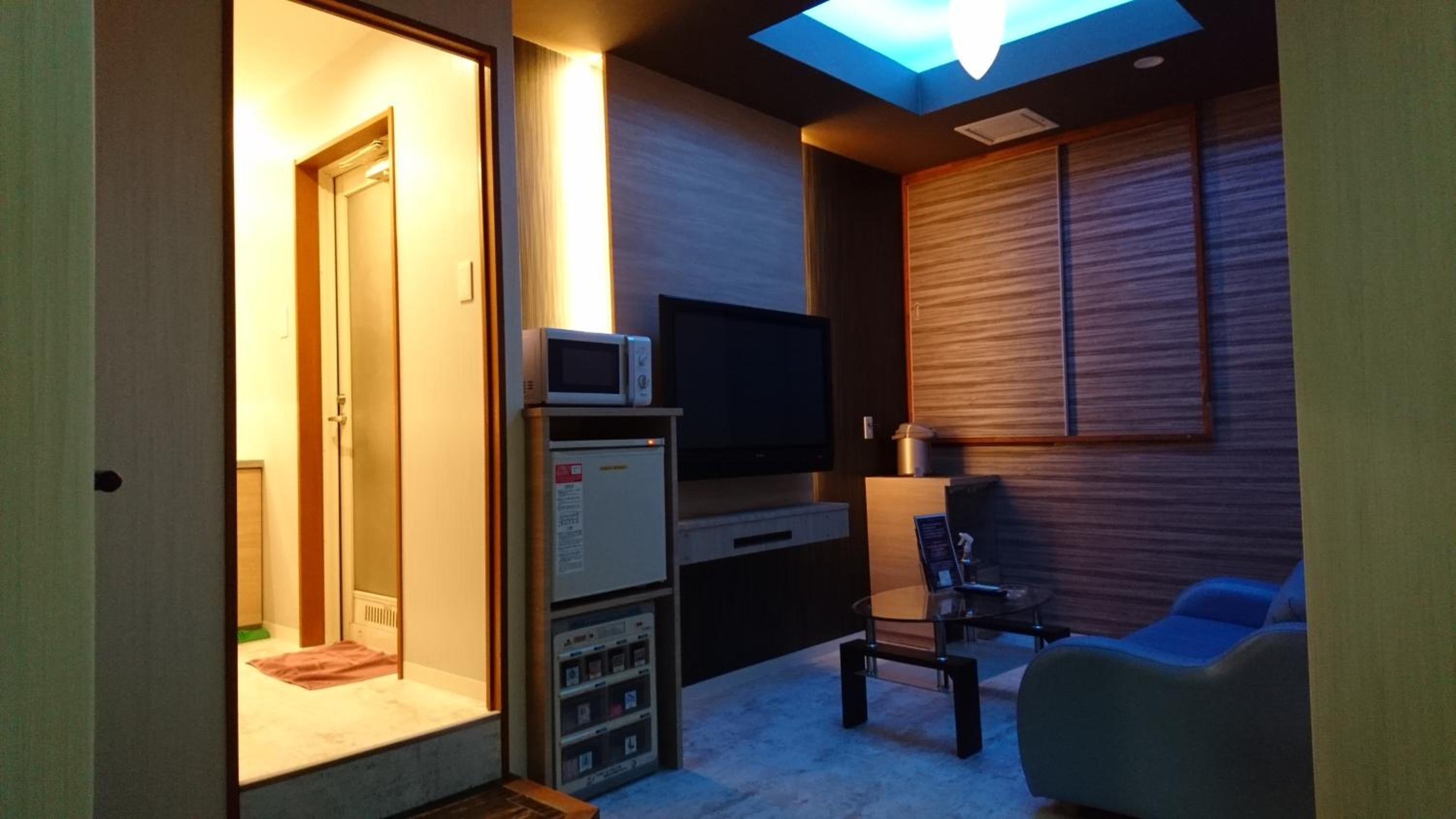 Hotel Eris Hakata (Love Hotel)