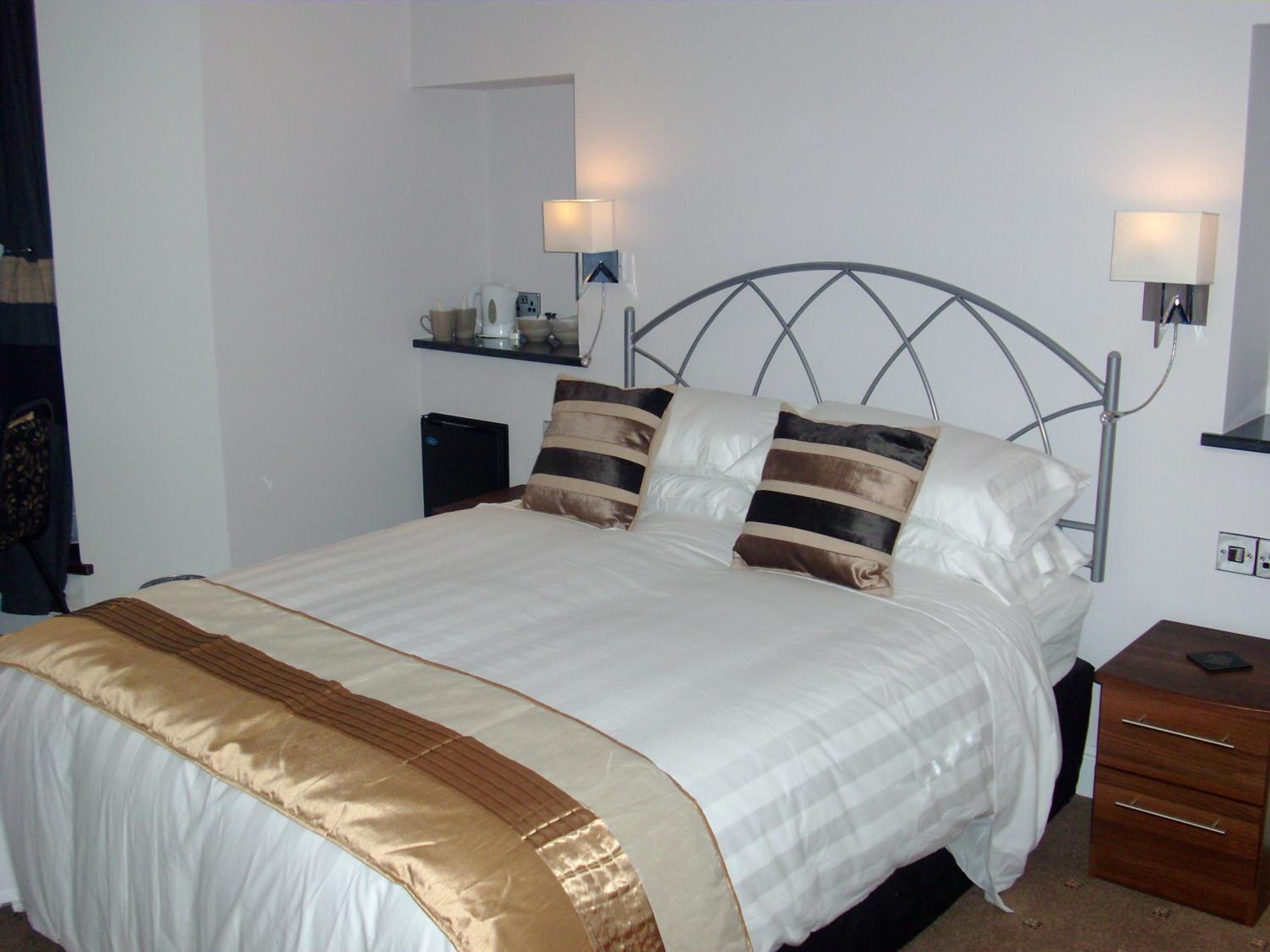 Farnham Hotel