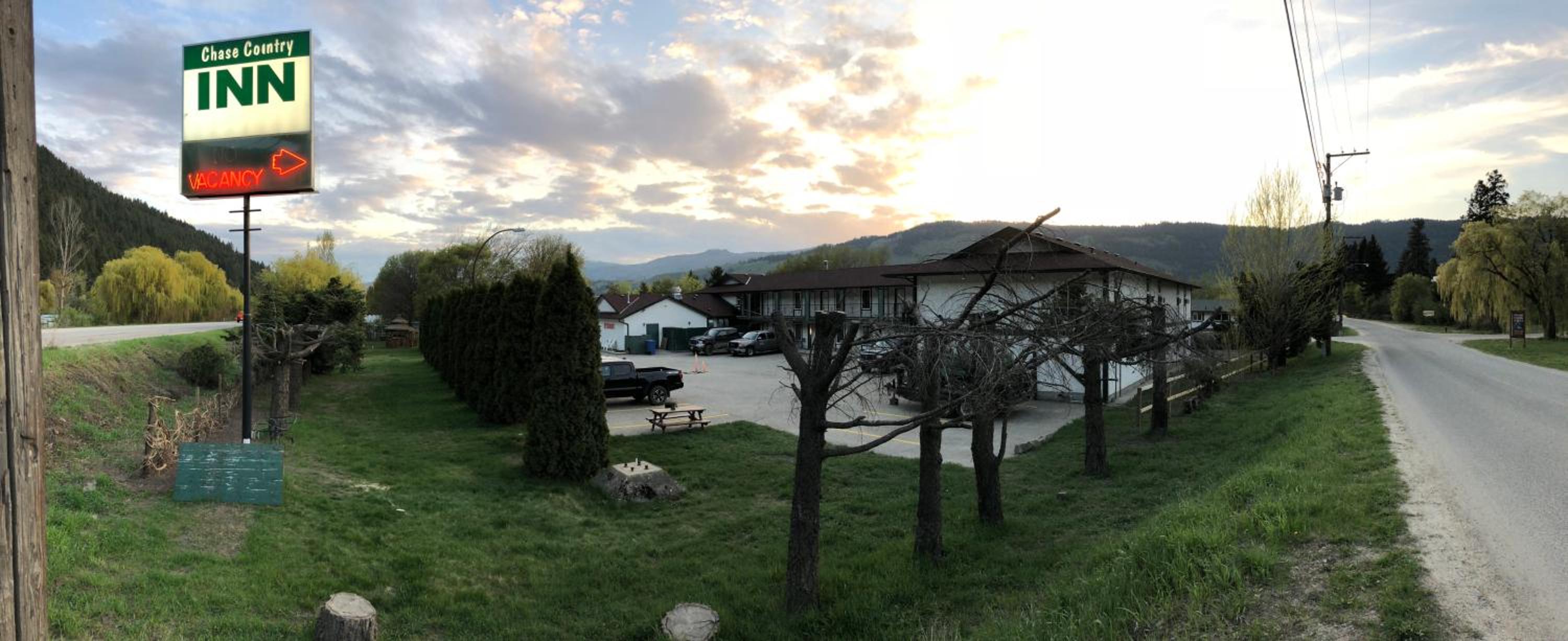 Chase Country Inn