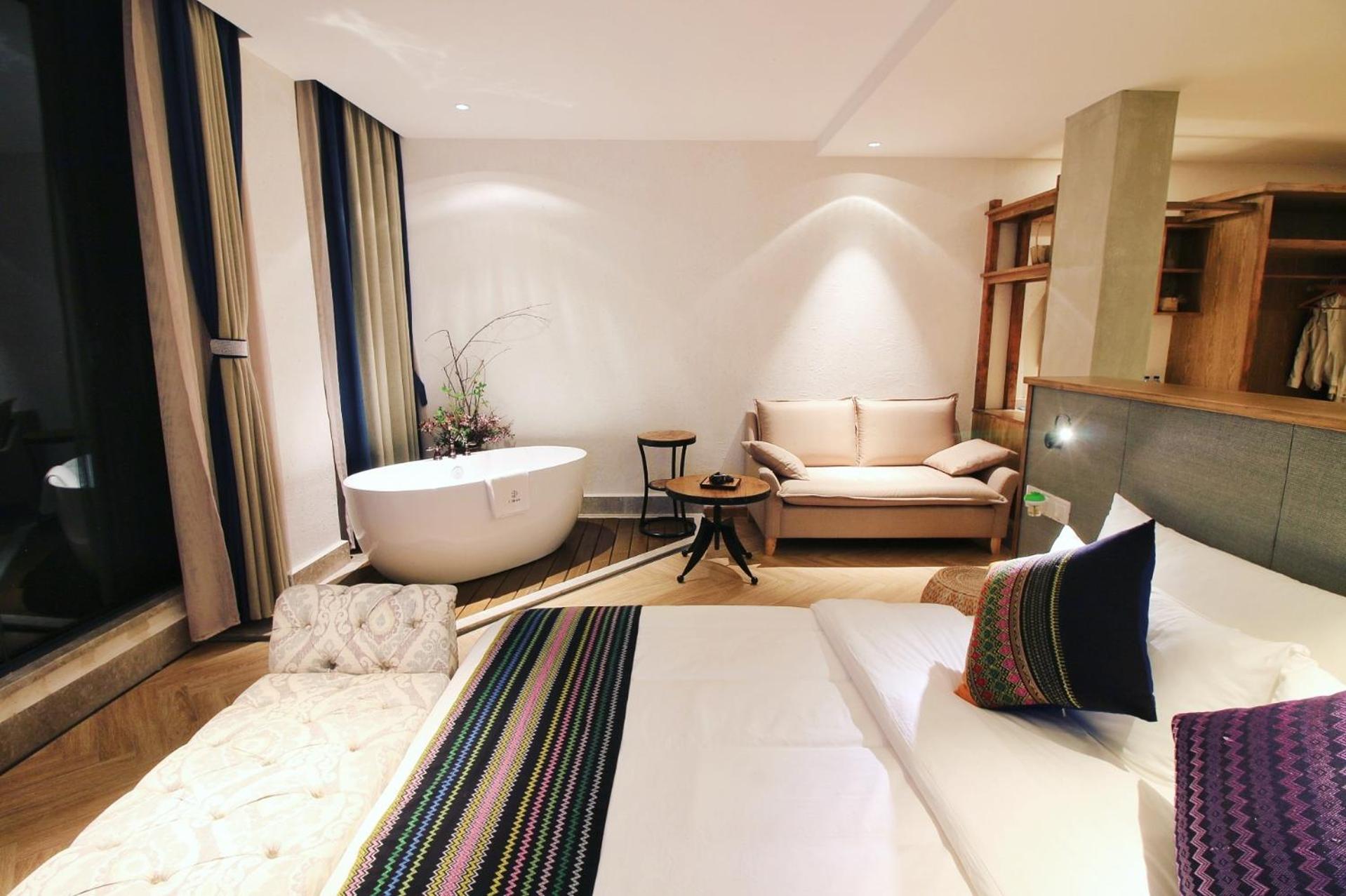 Twelve Manor Xiangdian Yuanyang Rice Terraces Retreat
