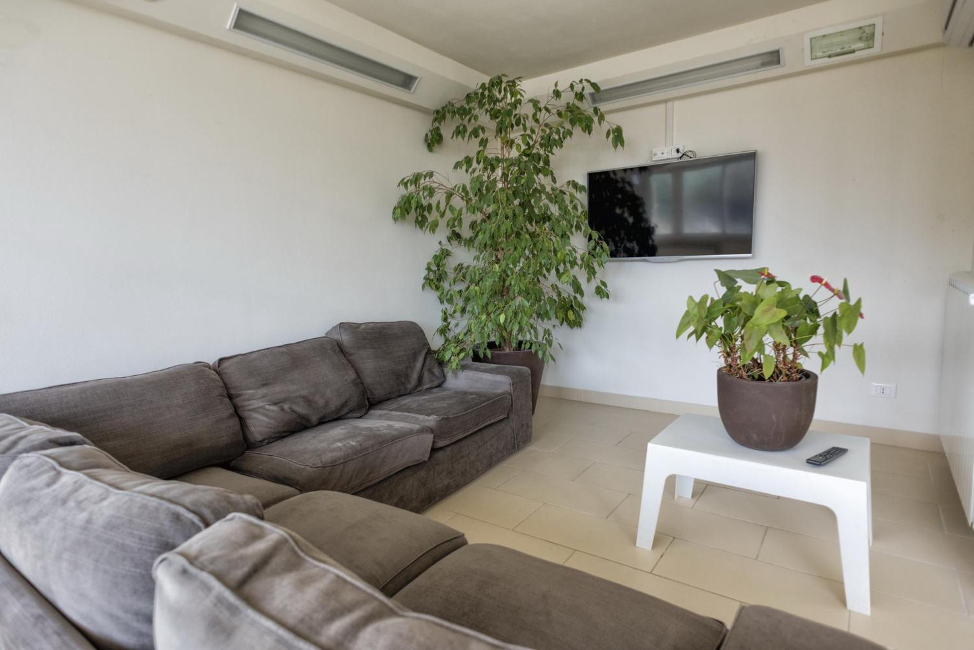 Eliopoli Beach Hostel & Restaurant