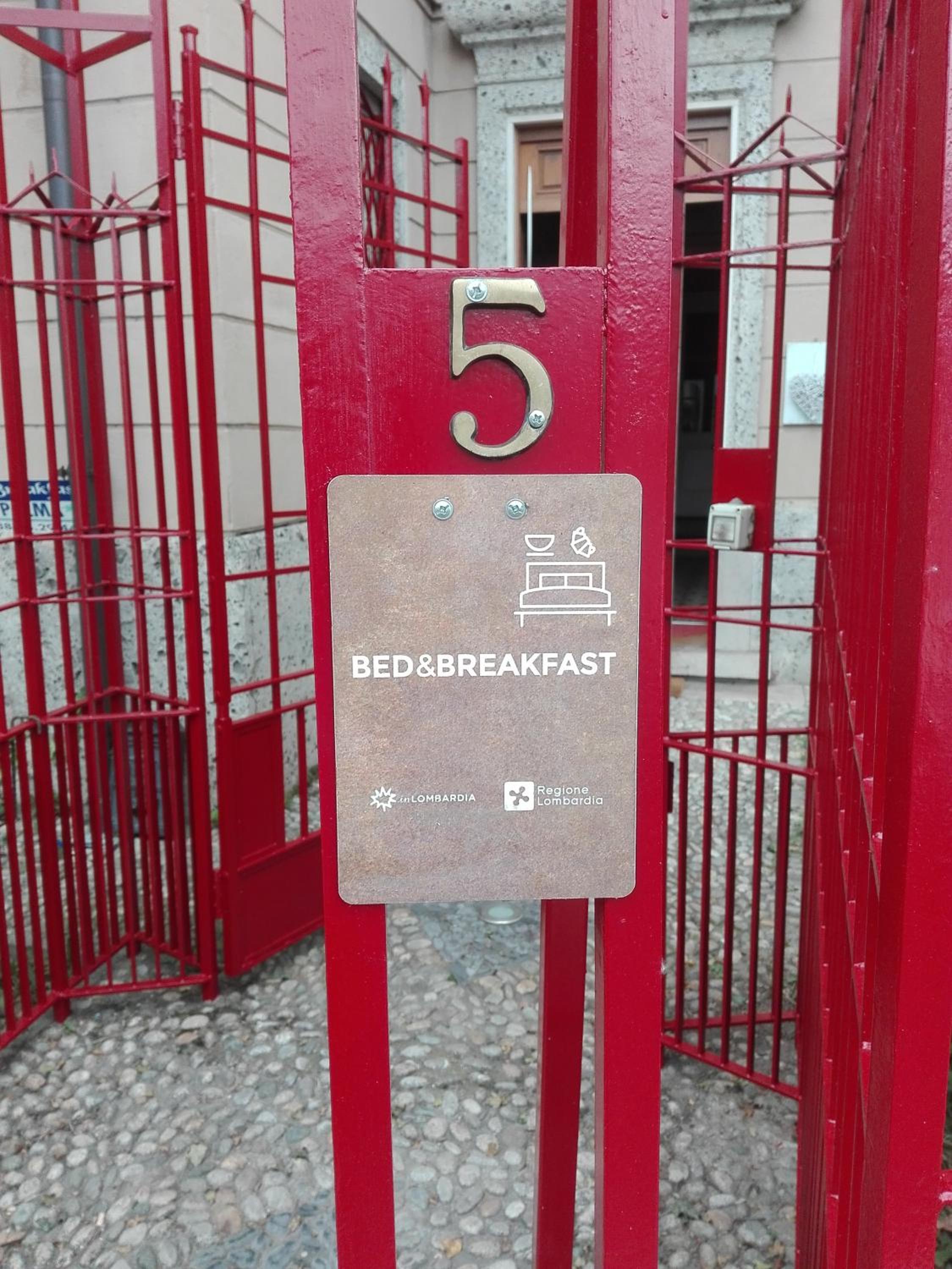 Photo 8