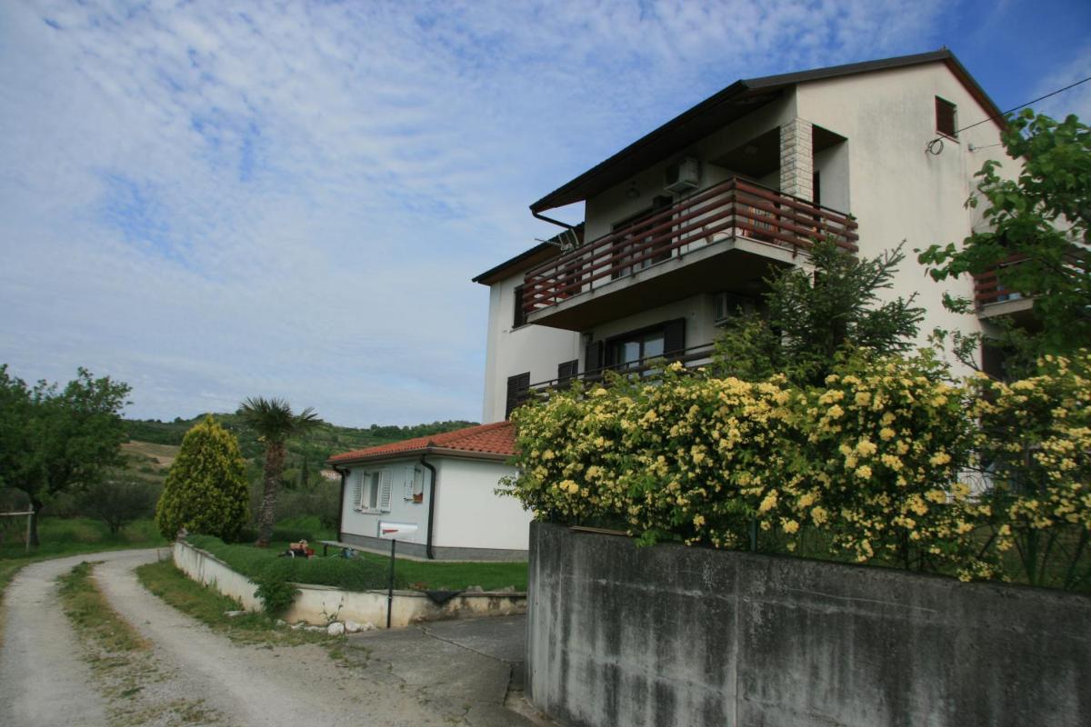 Apartma Tul view 2
