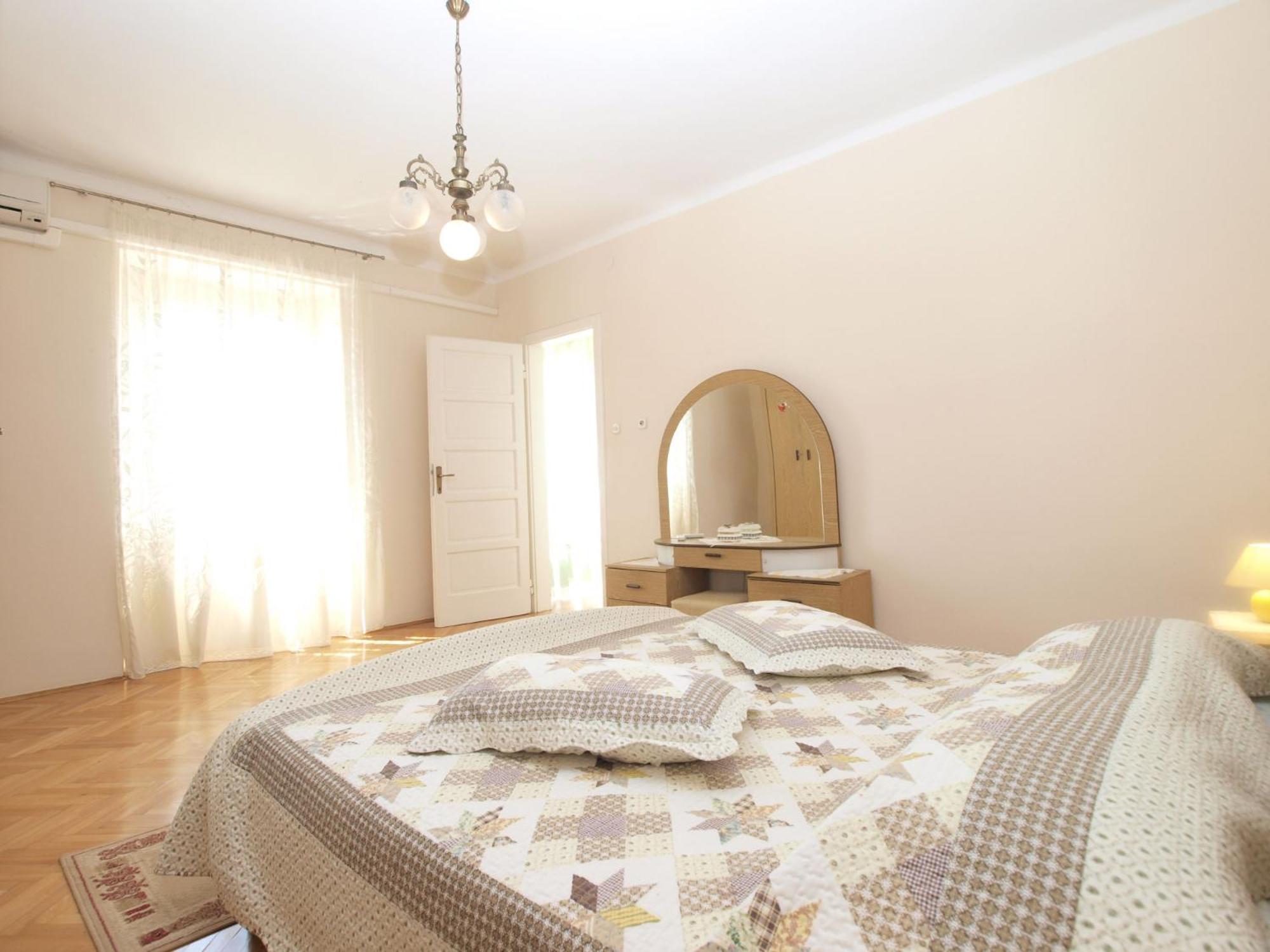 Apartment Mario 1622 view 3