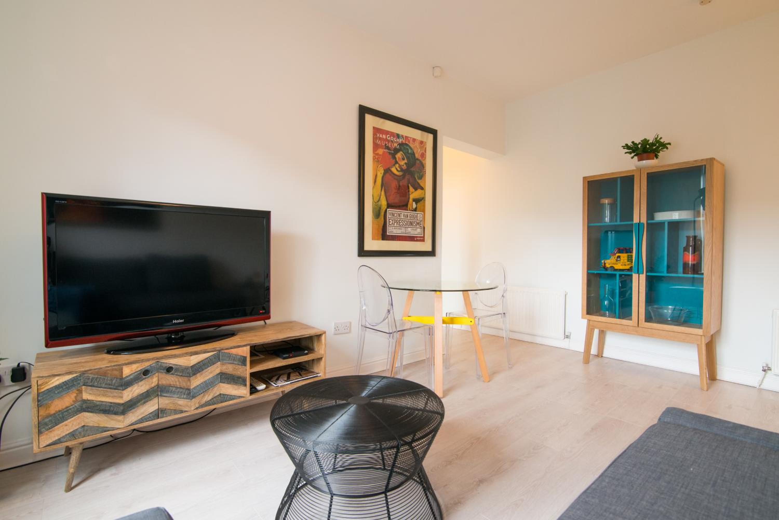 Burton House Boutique Flat view 3