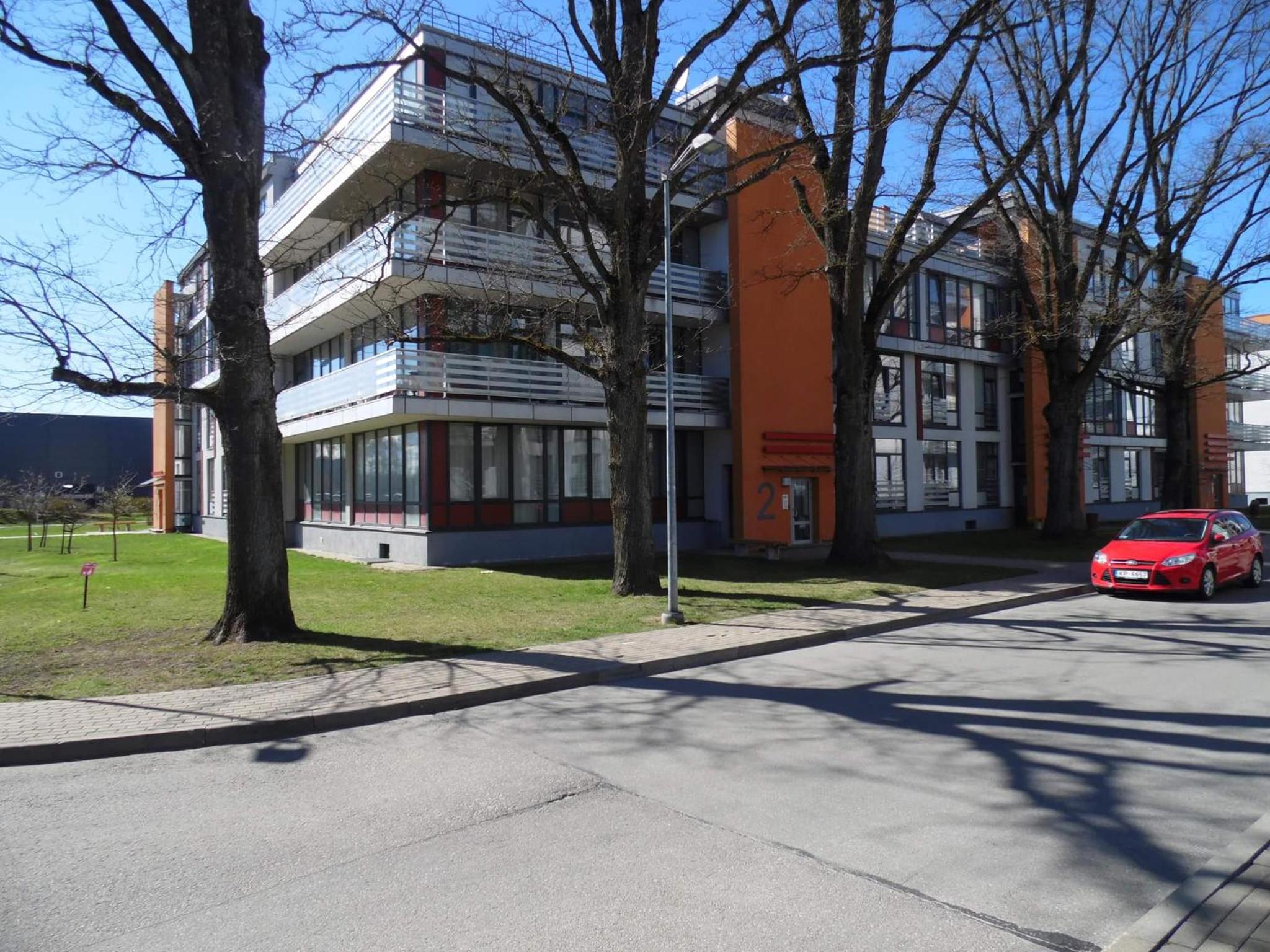 Apartment near Airport view 4