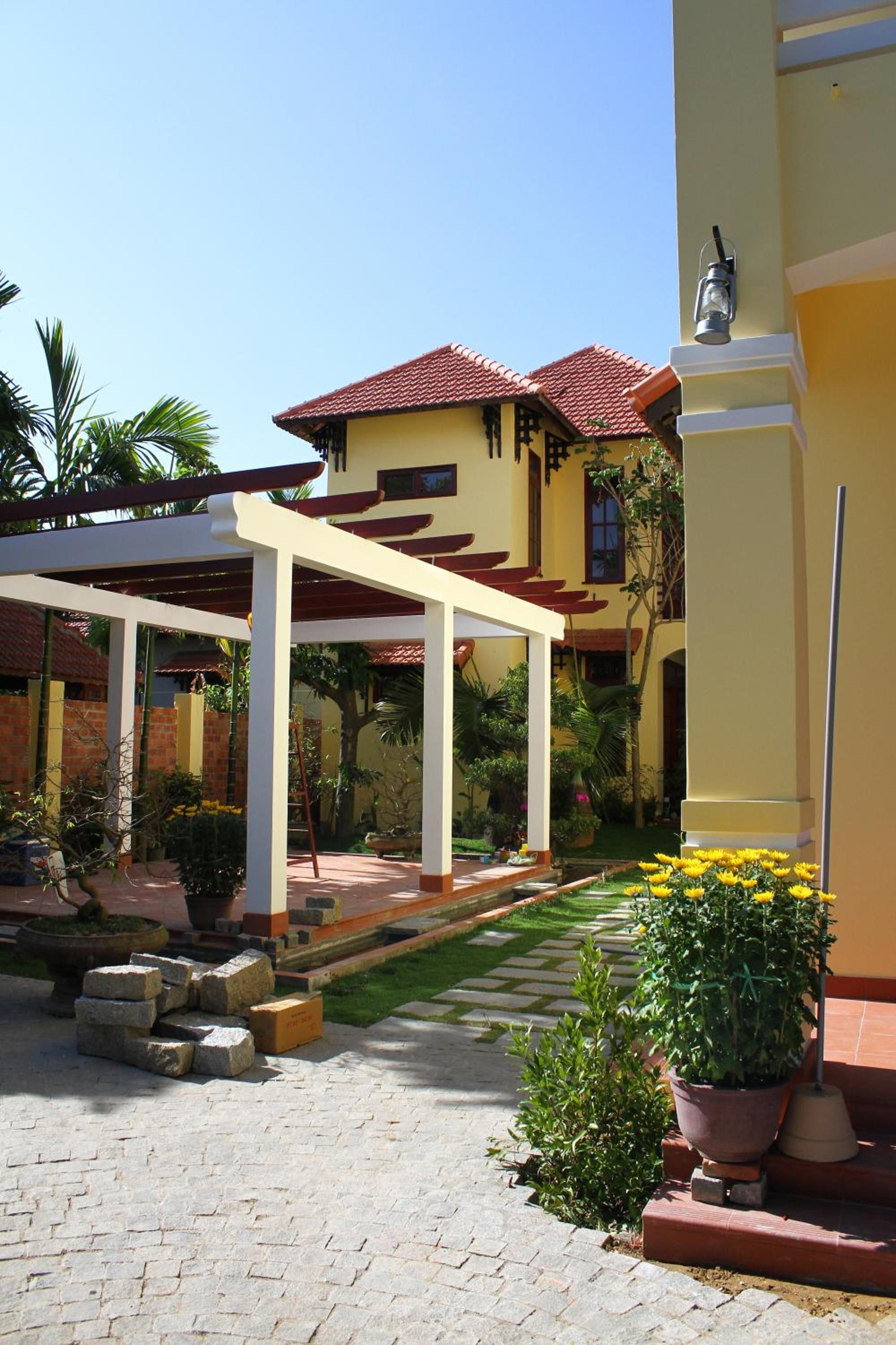 The Earth Villa