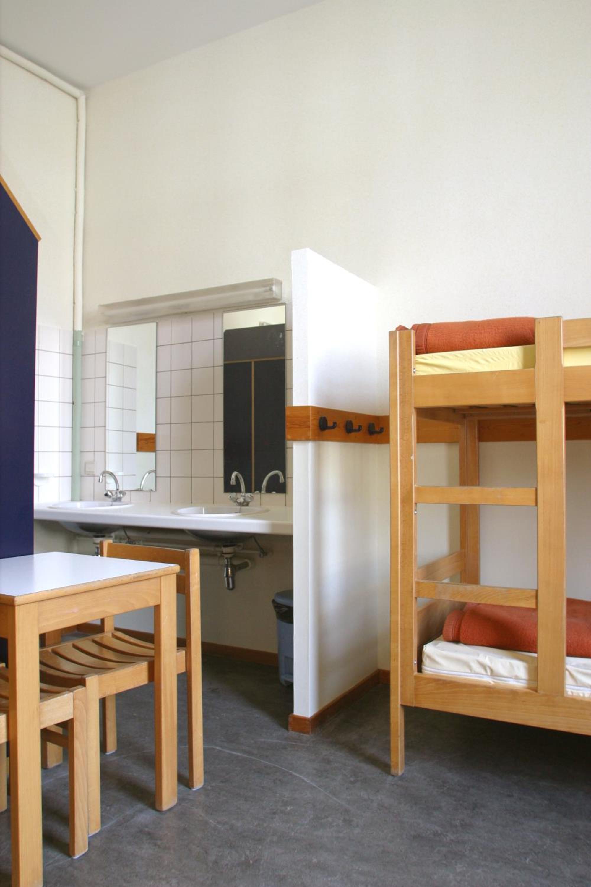 Auberge de Jeunesse de Tournai - Youth Hostel