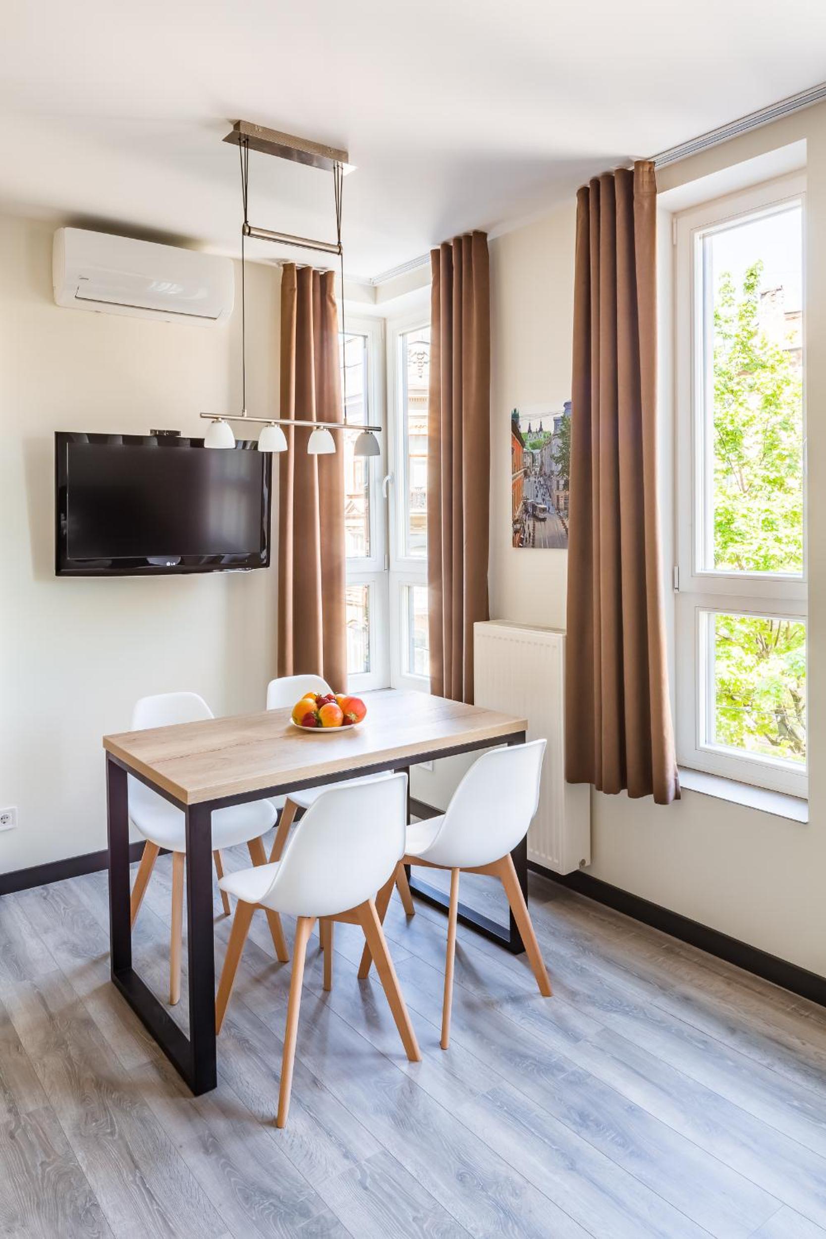 Central Park Apartments view 4