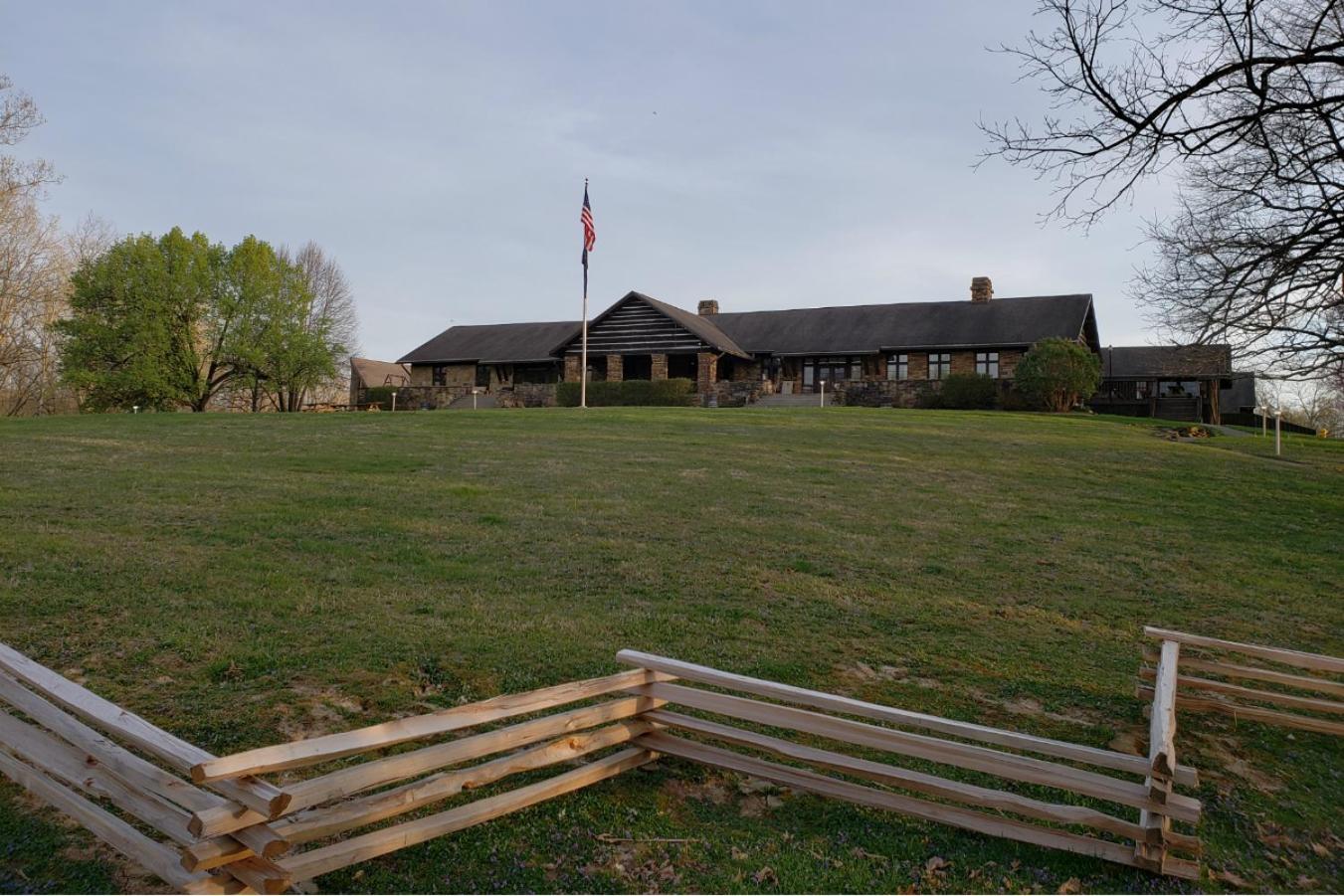 Abe Martin Lodge & Cabins view 3