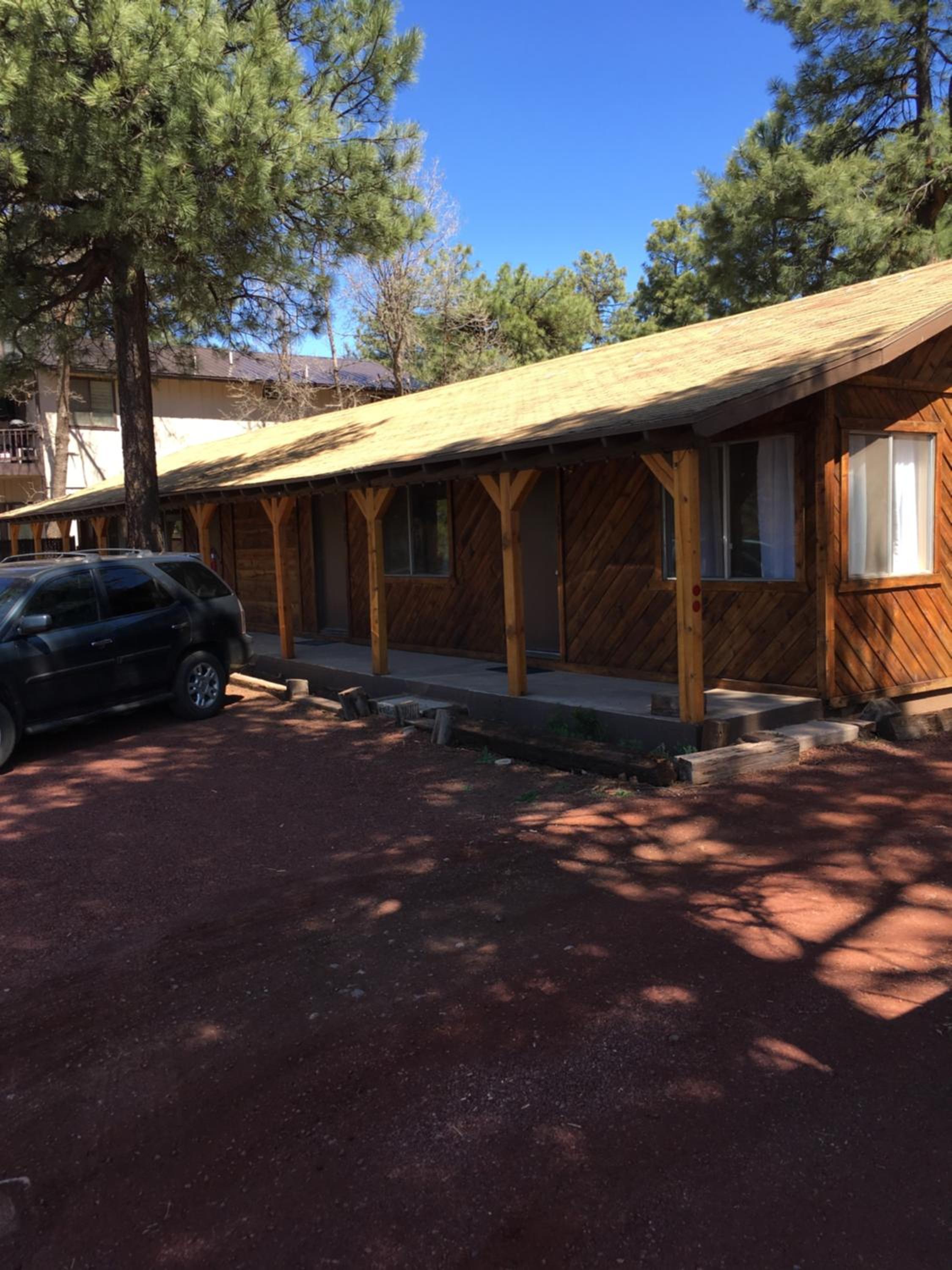 TimberLodge Inn