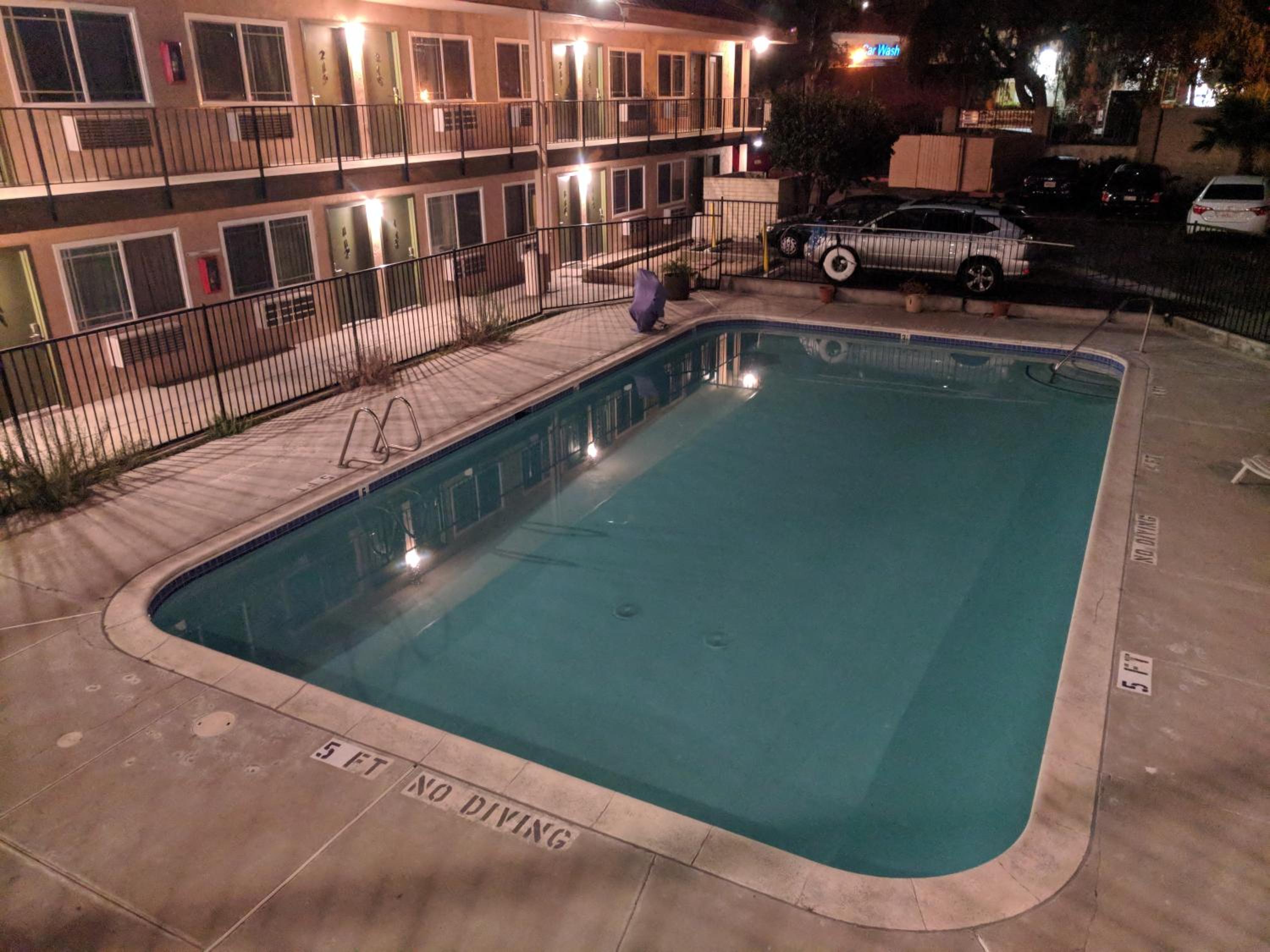 Americas Best Value Inn Thousand Oaks view 2