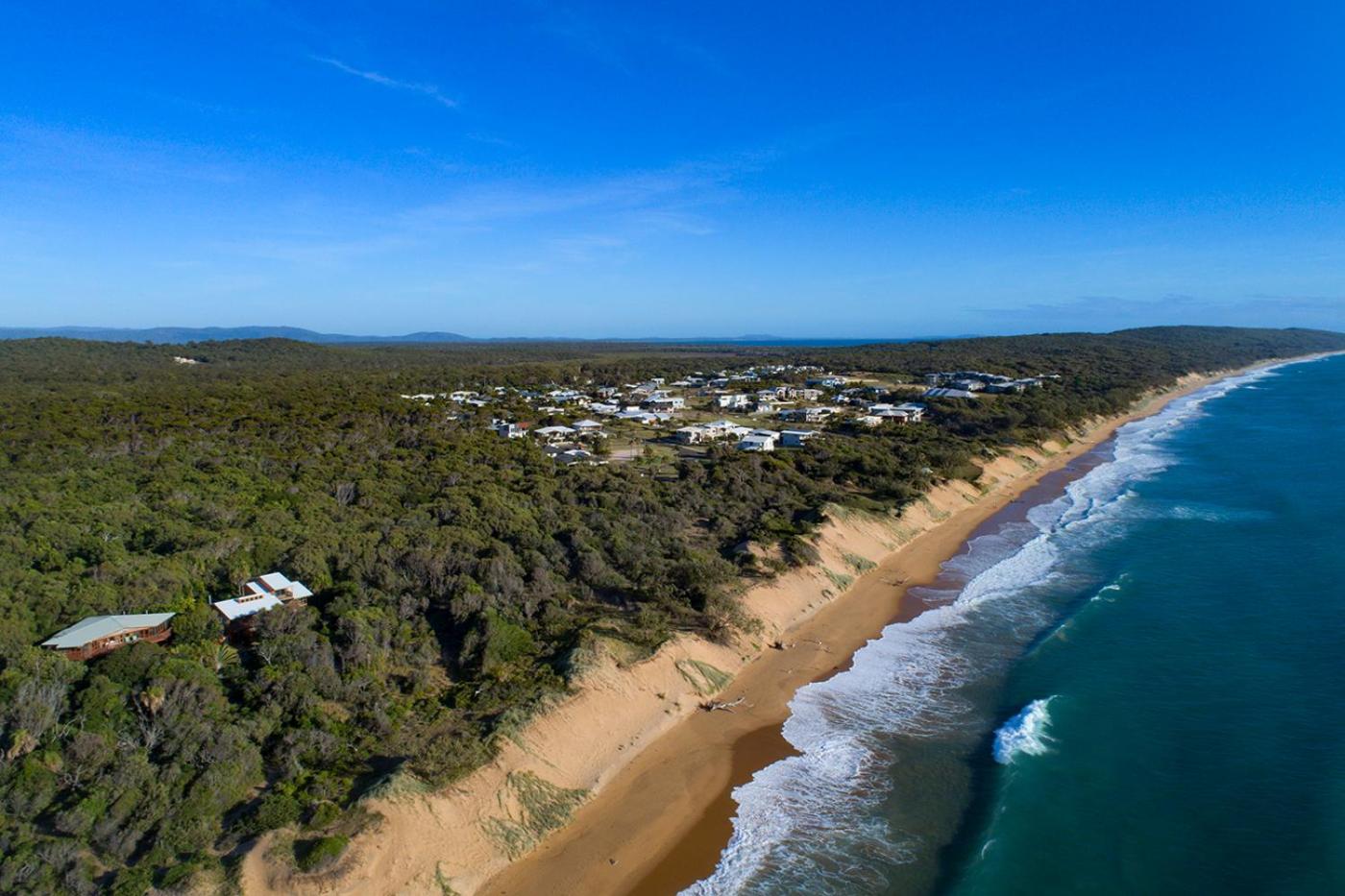 Yellow Cottage - bush and beach