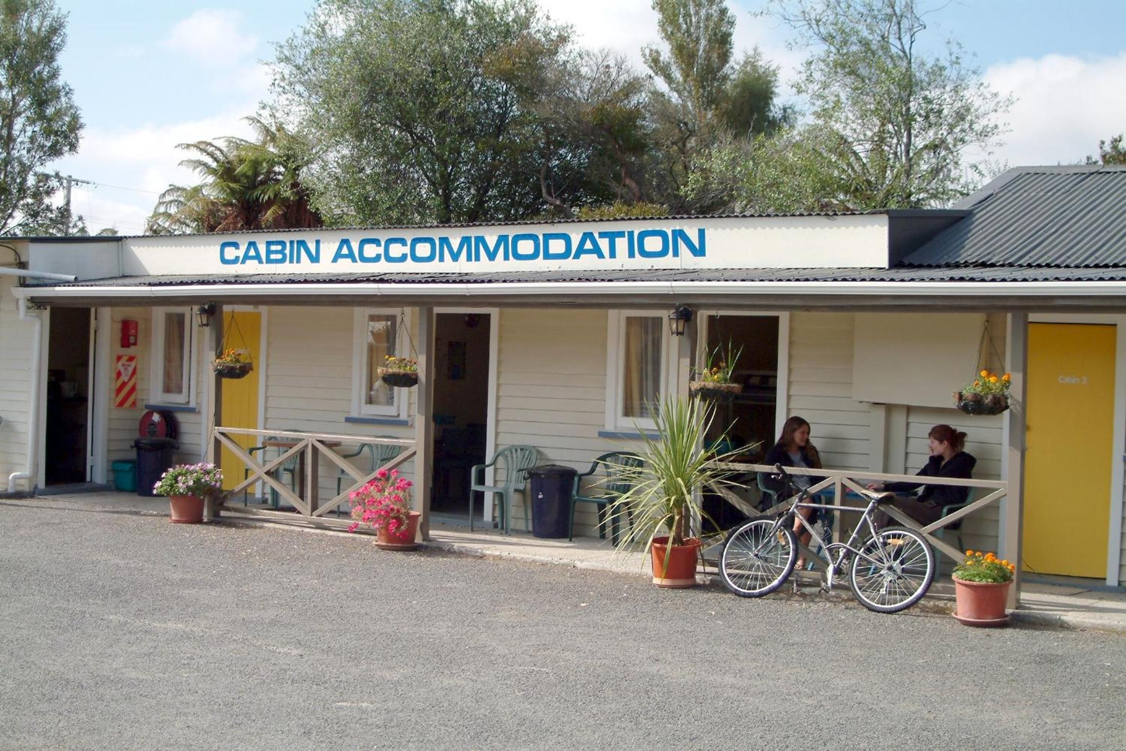 Camellia Court Family Motel