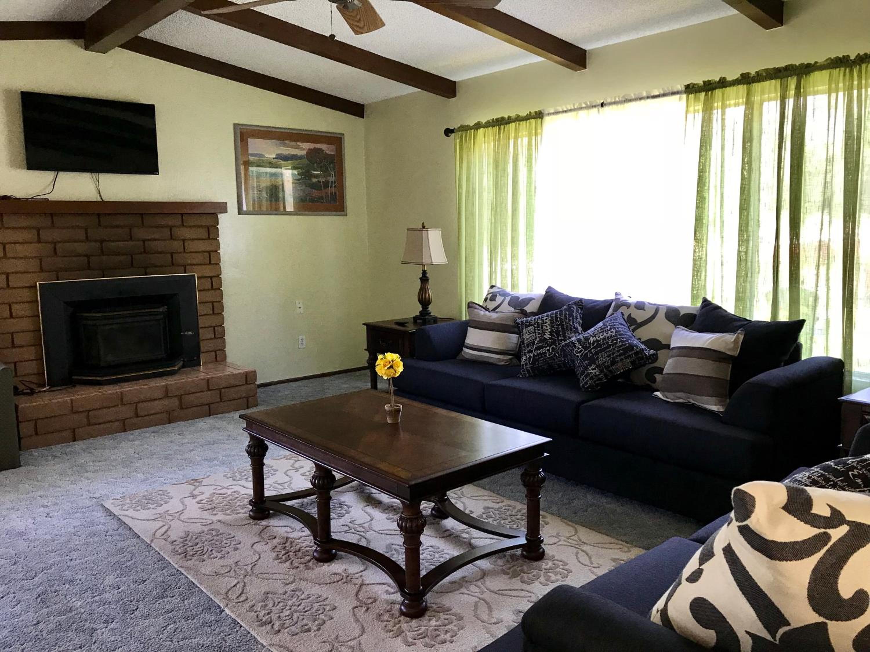 Three Rivers Vacations - The River Inn - Property Image 4