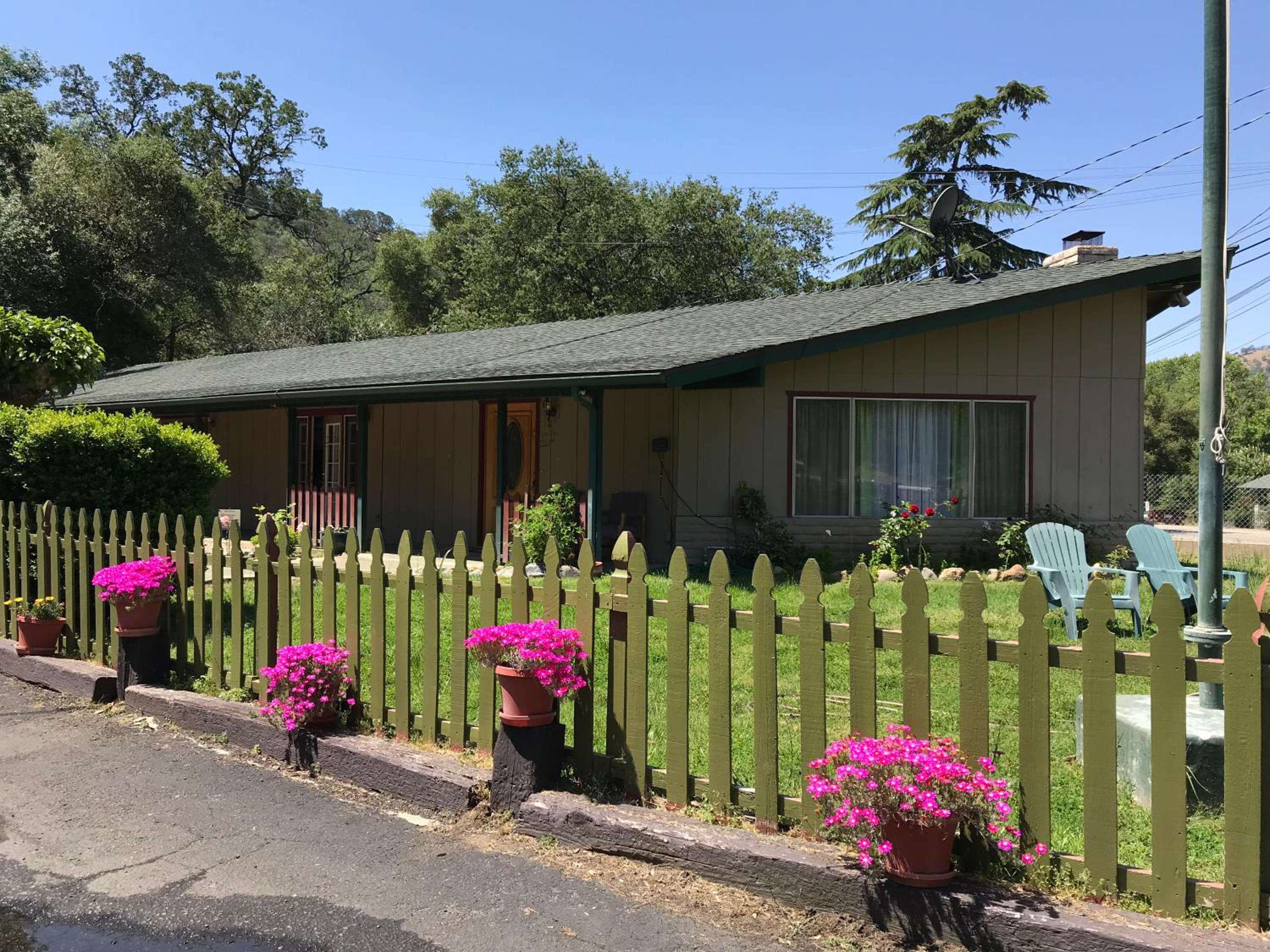 Three Rivers Vacations - The River Inn - Property Image 2