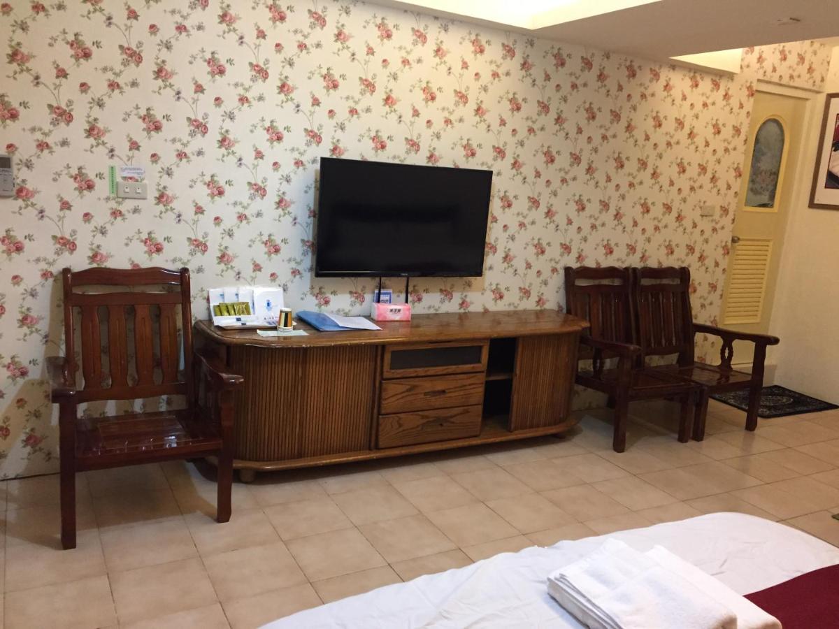 Tainan B&B Hall West Centra