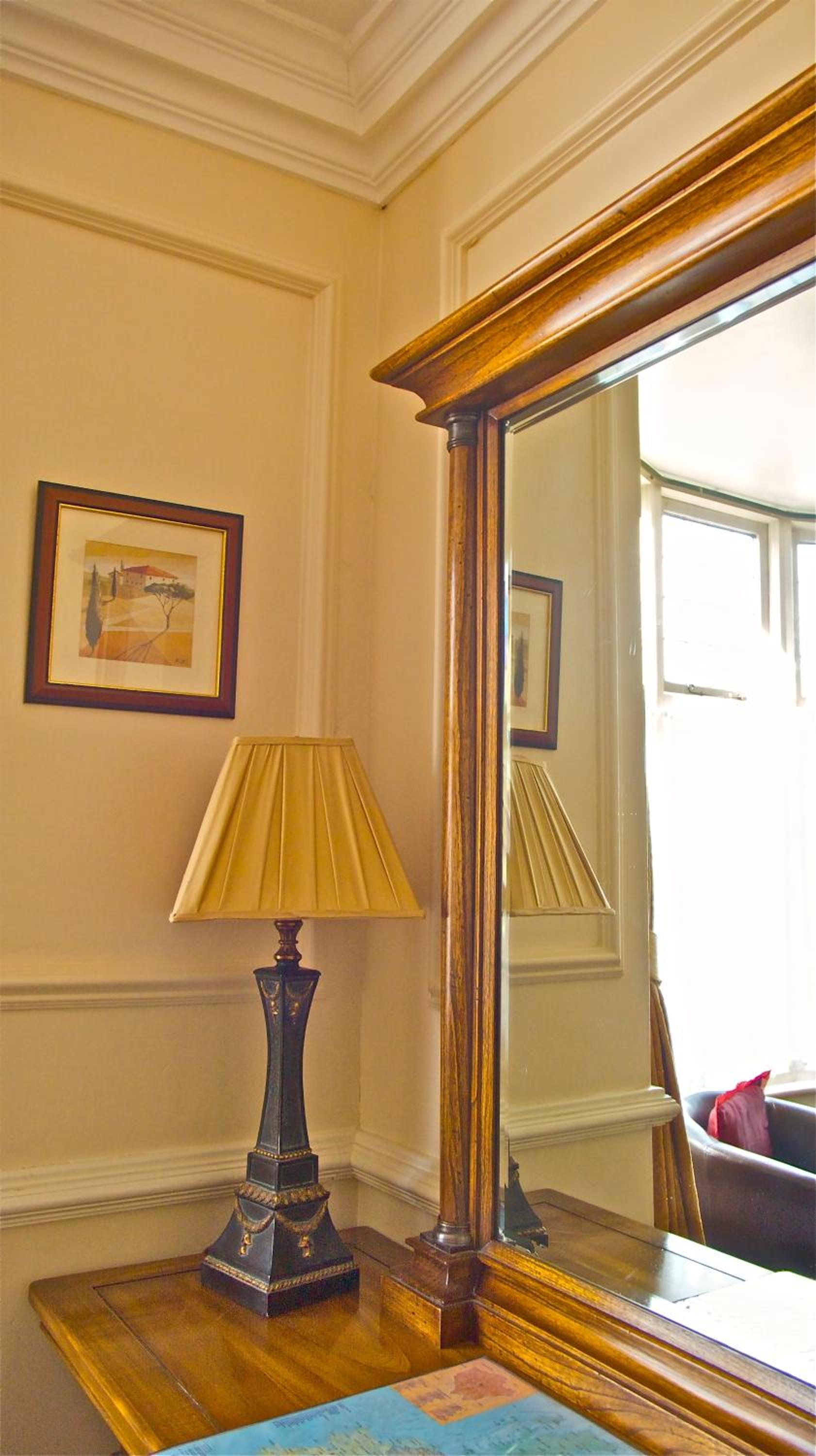 Acorn Guest House in Hull