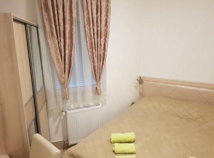 Holiday Wing Apartment 2 view 4