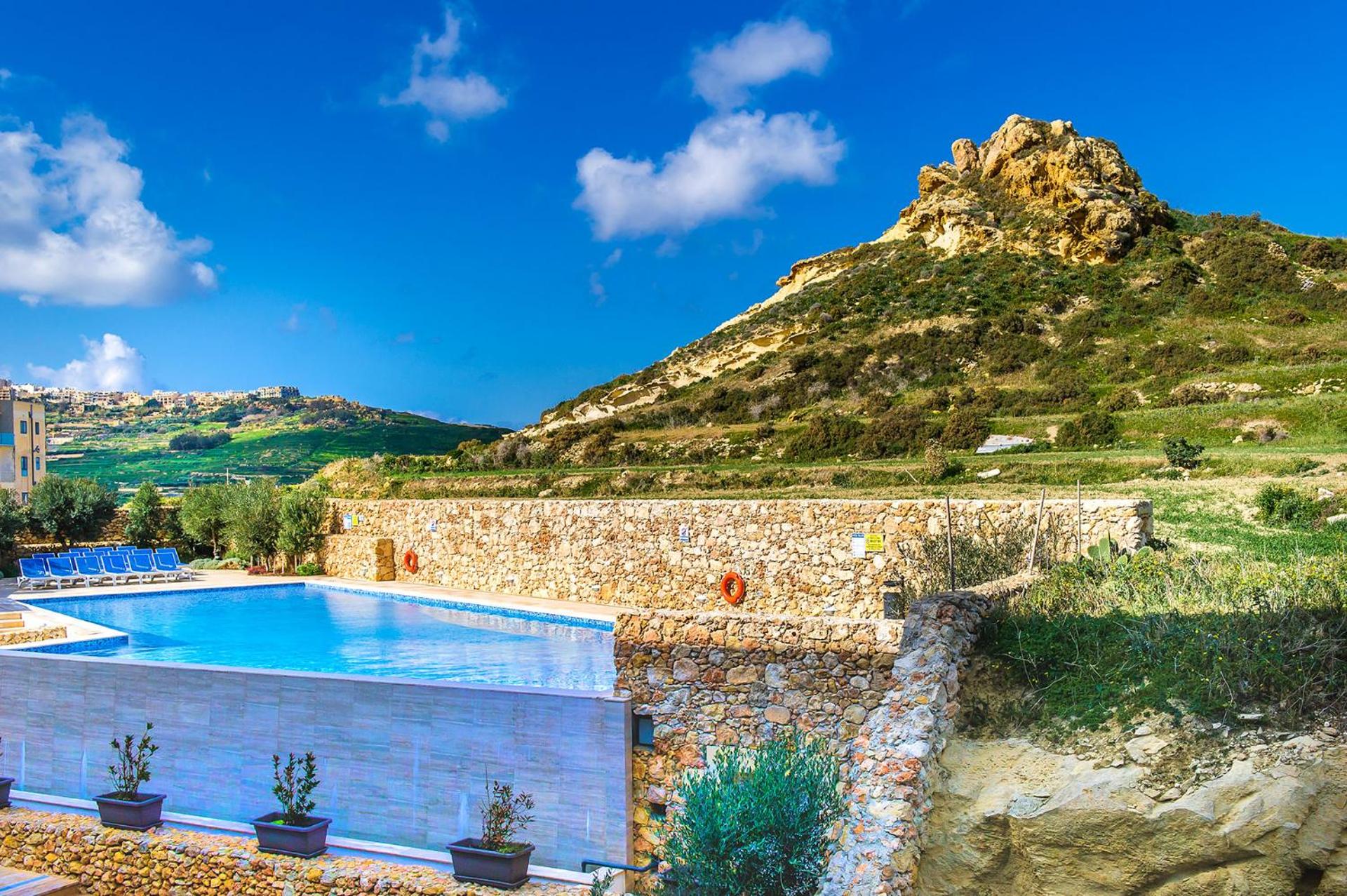 Hillock Residence Apartments