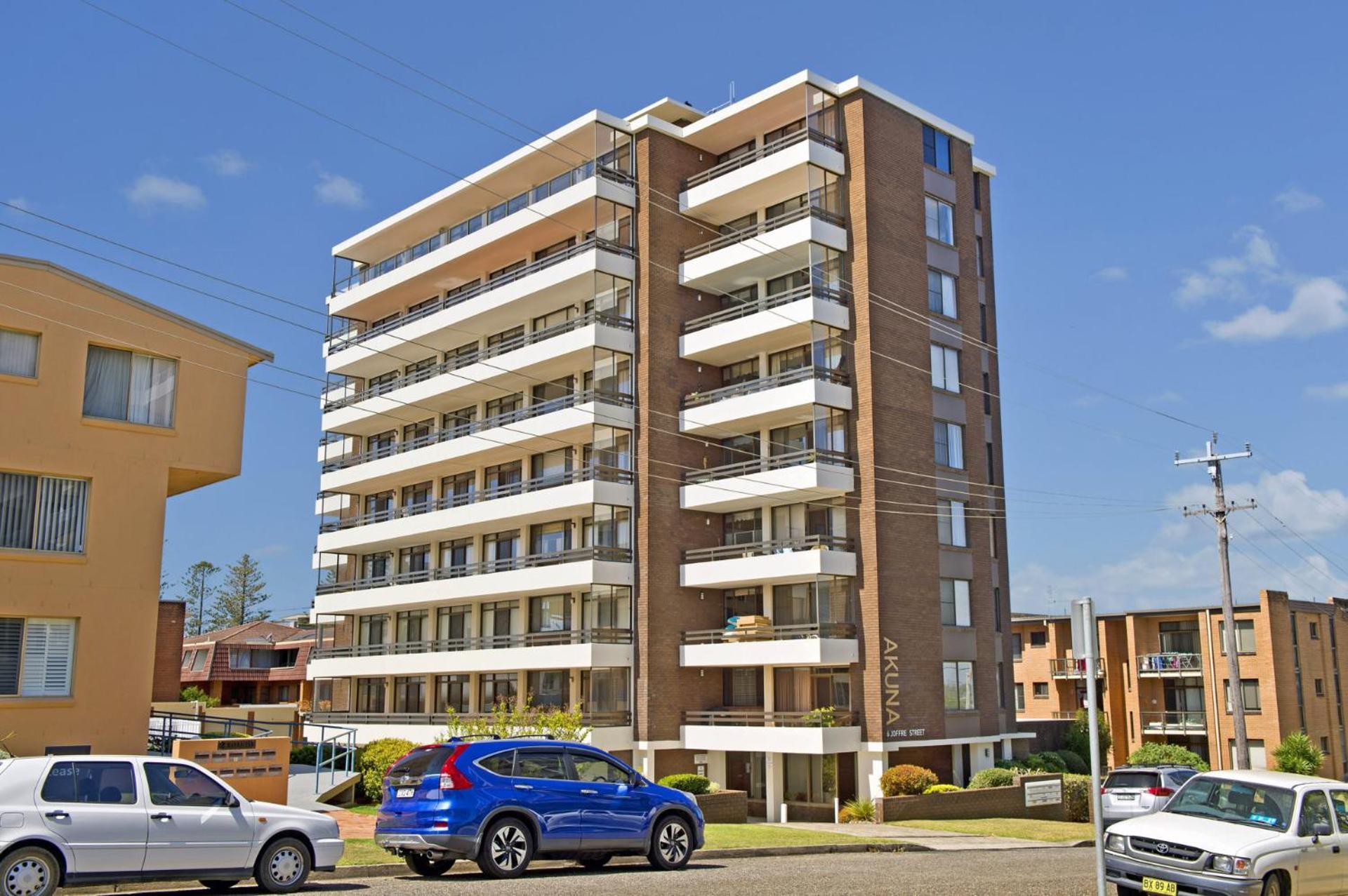 Hotel Akuna 14 6 Joffre Street - Image 1