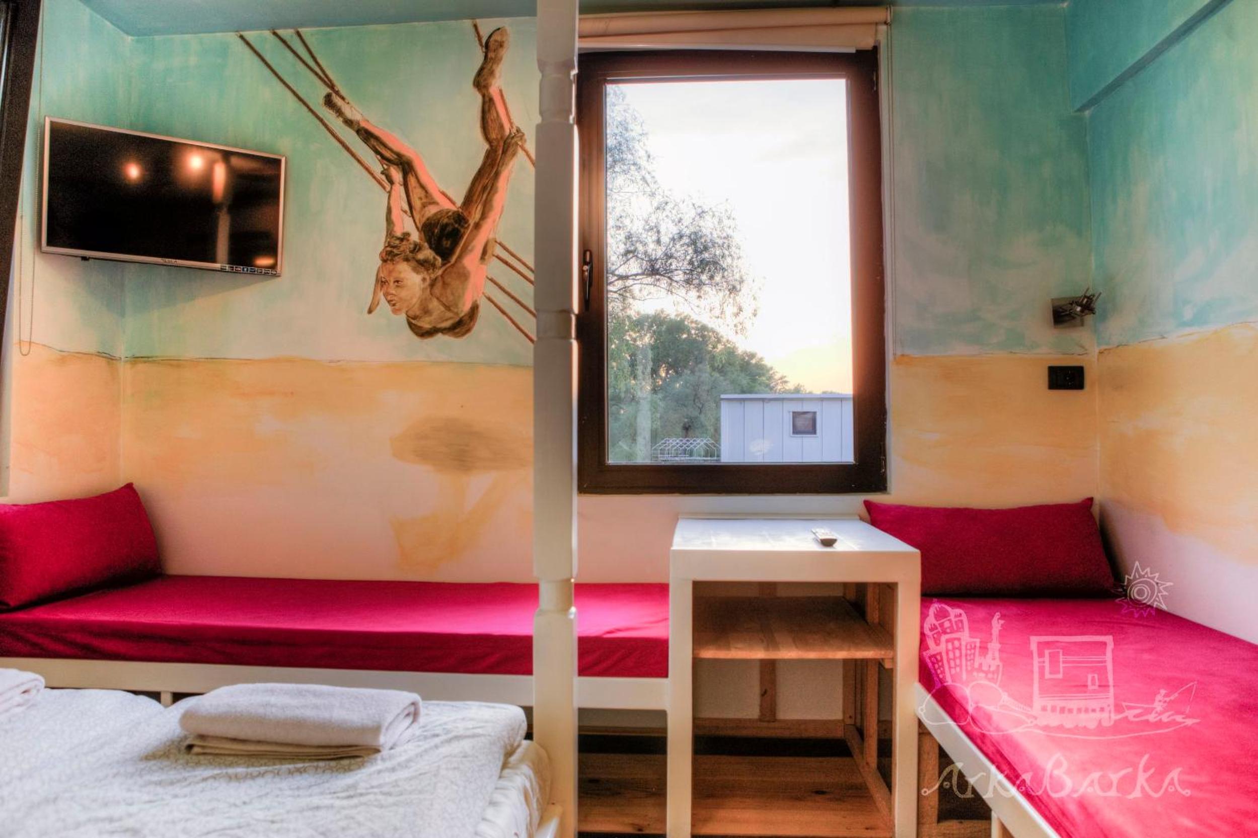 ArkaBarka 2- Floating Dream Rooms and Apartments