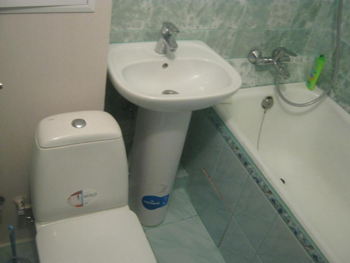 Apartment on Livoberezna Metro Station view 4
