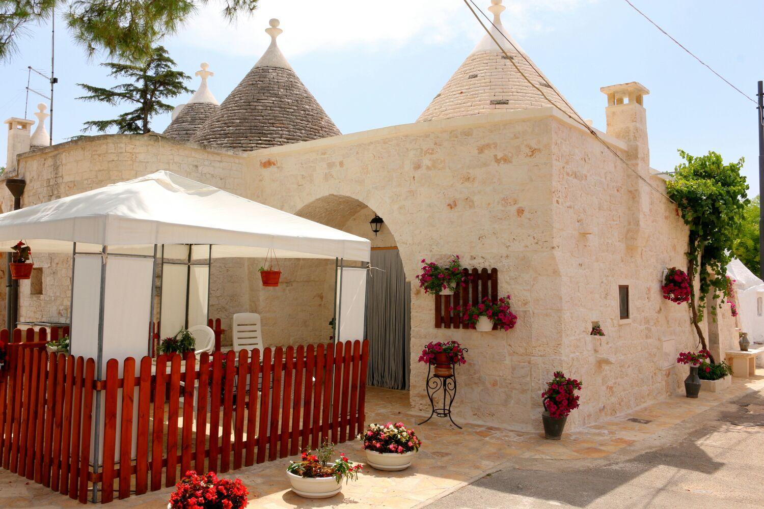 Trulli Borgo Lamie view 4
