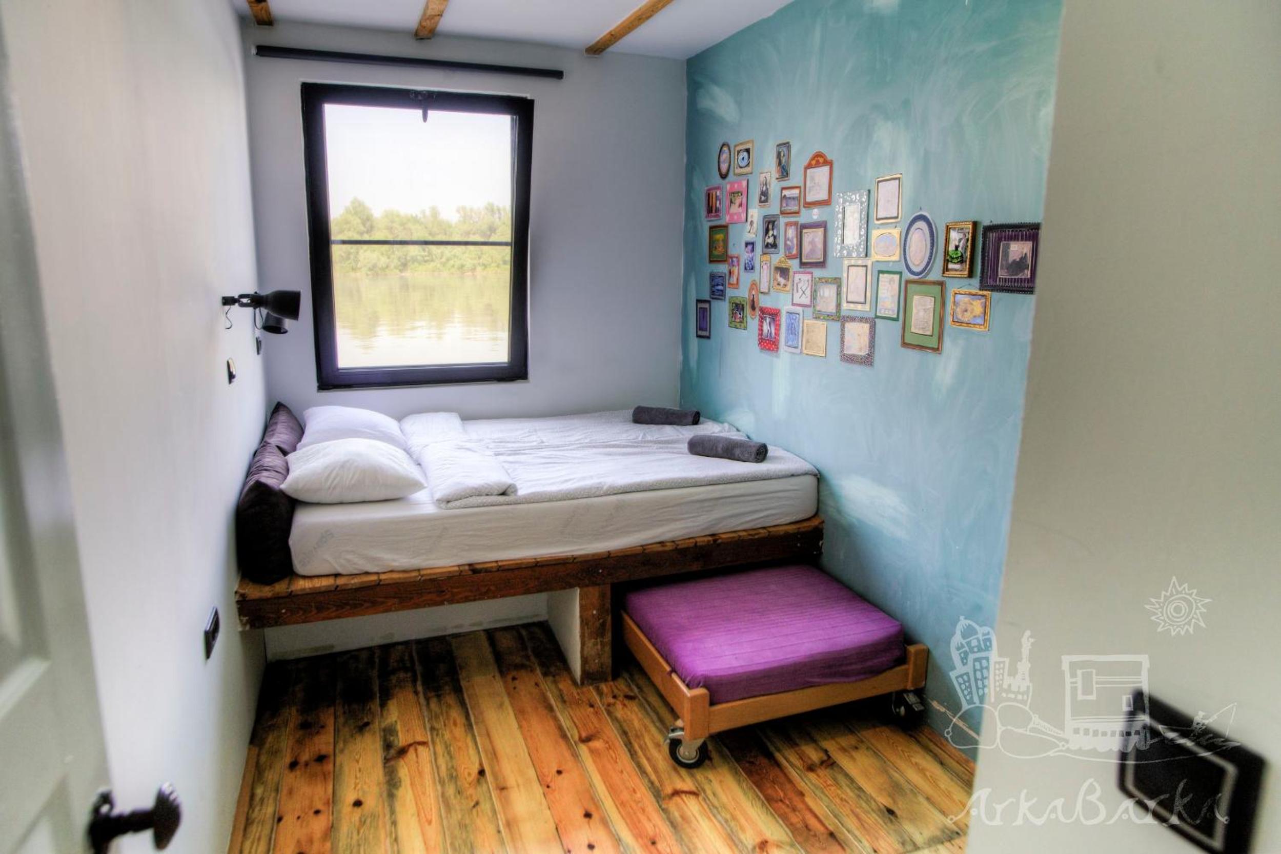 ArkaBarka 2- Floating Dream Rooms and Apartments