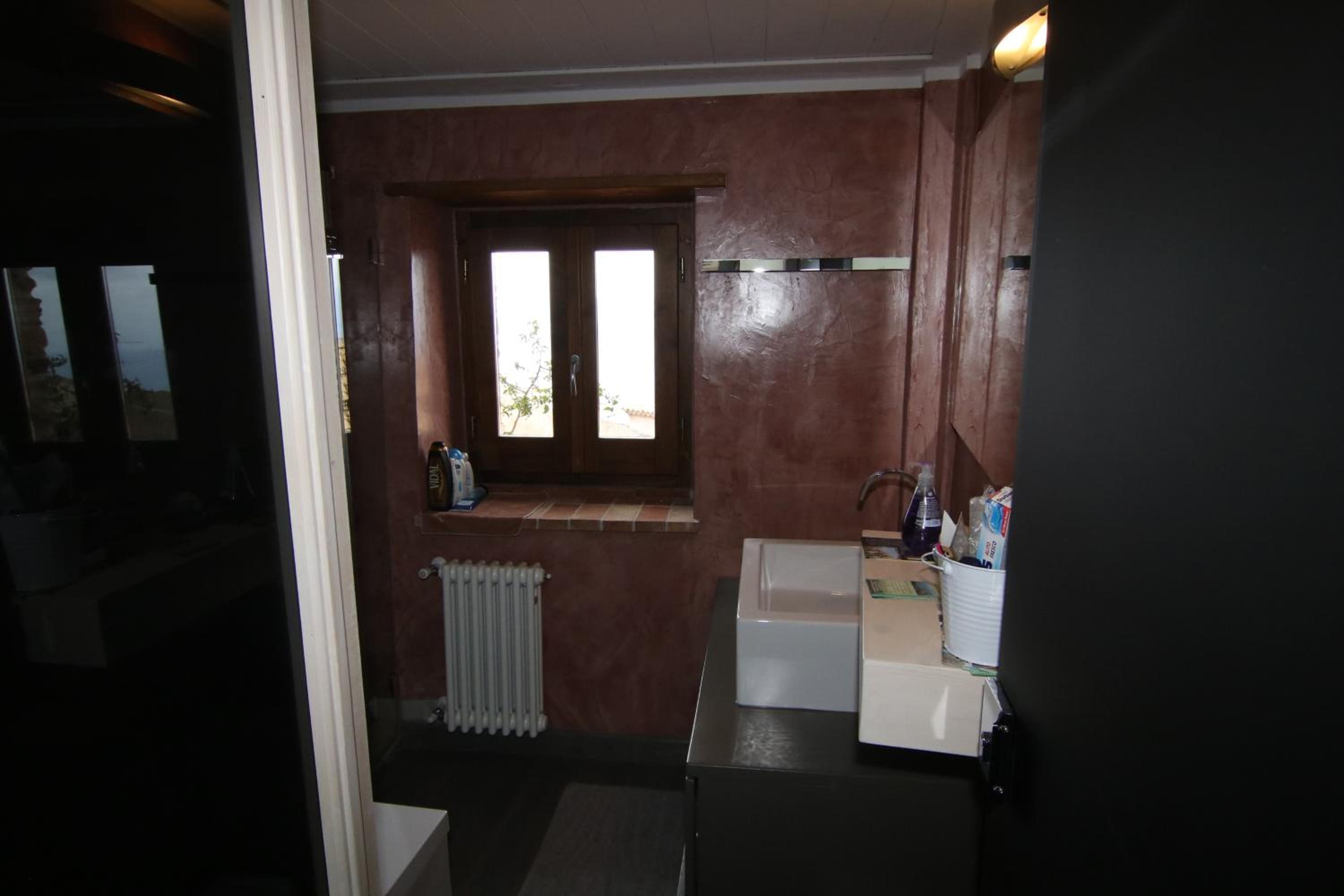 Photo 34