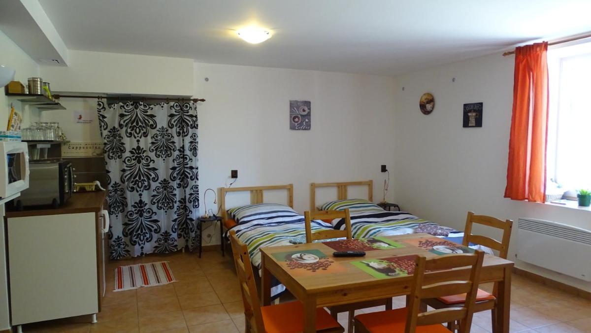 Photo 48