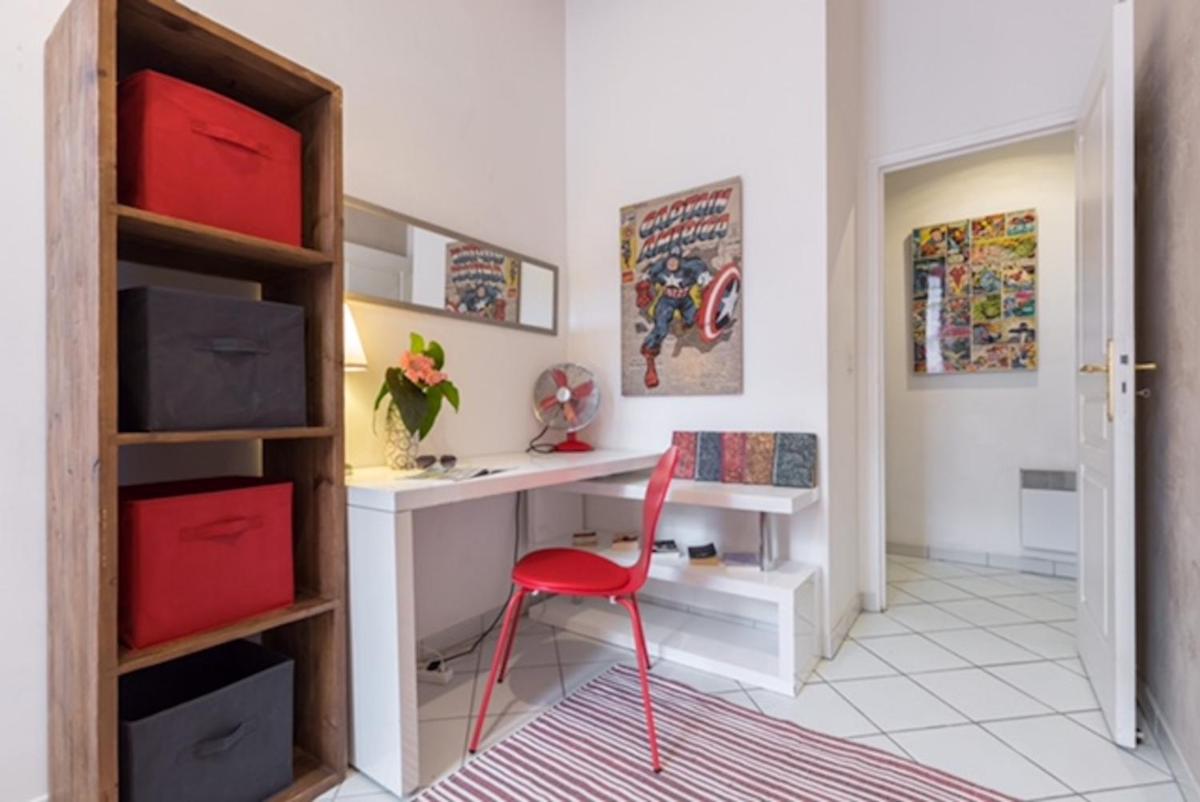 STE REPARATE F4 MODERNE, DESIGN, Place Rossetti, heart old town view 5