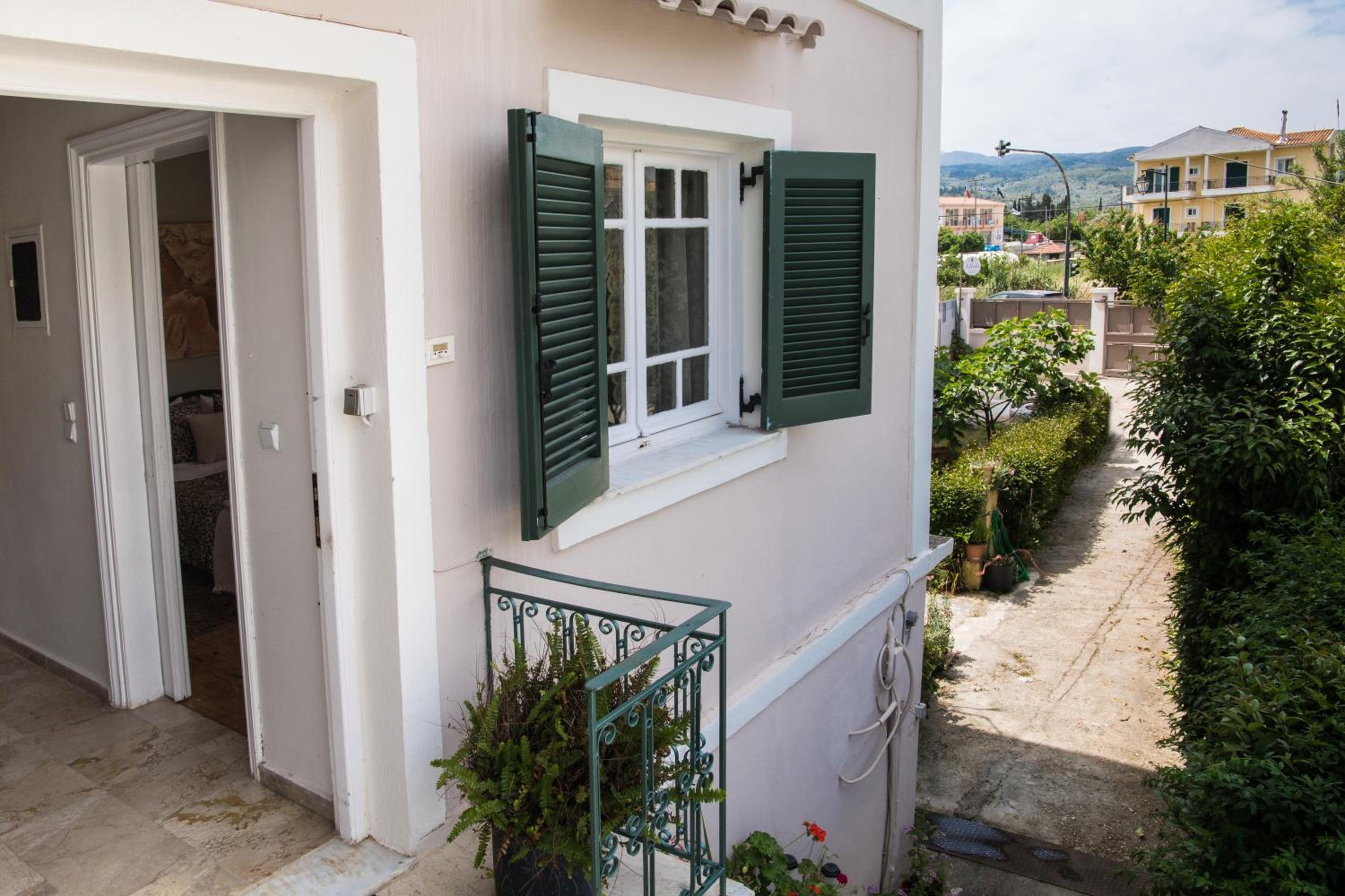 La casa di Iro view 2