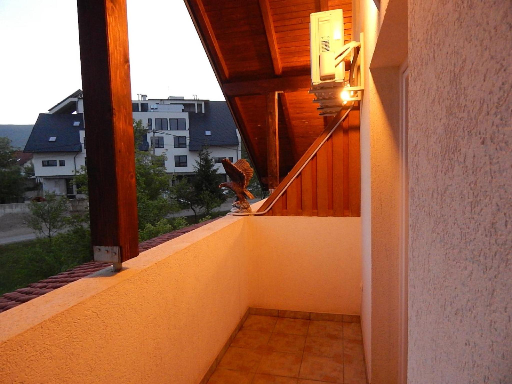 Photo 38