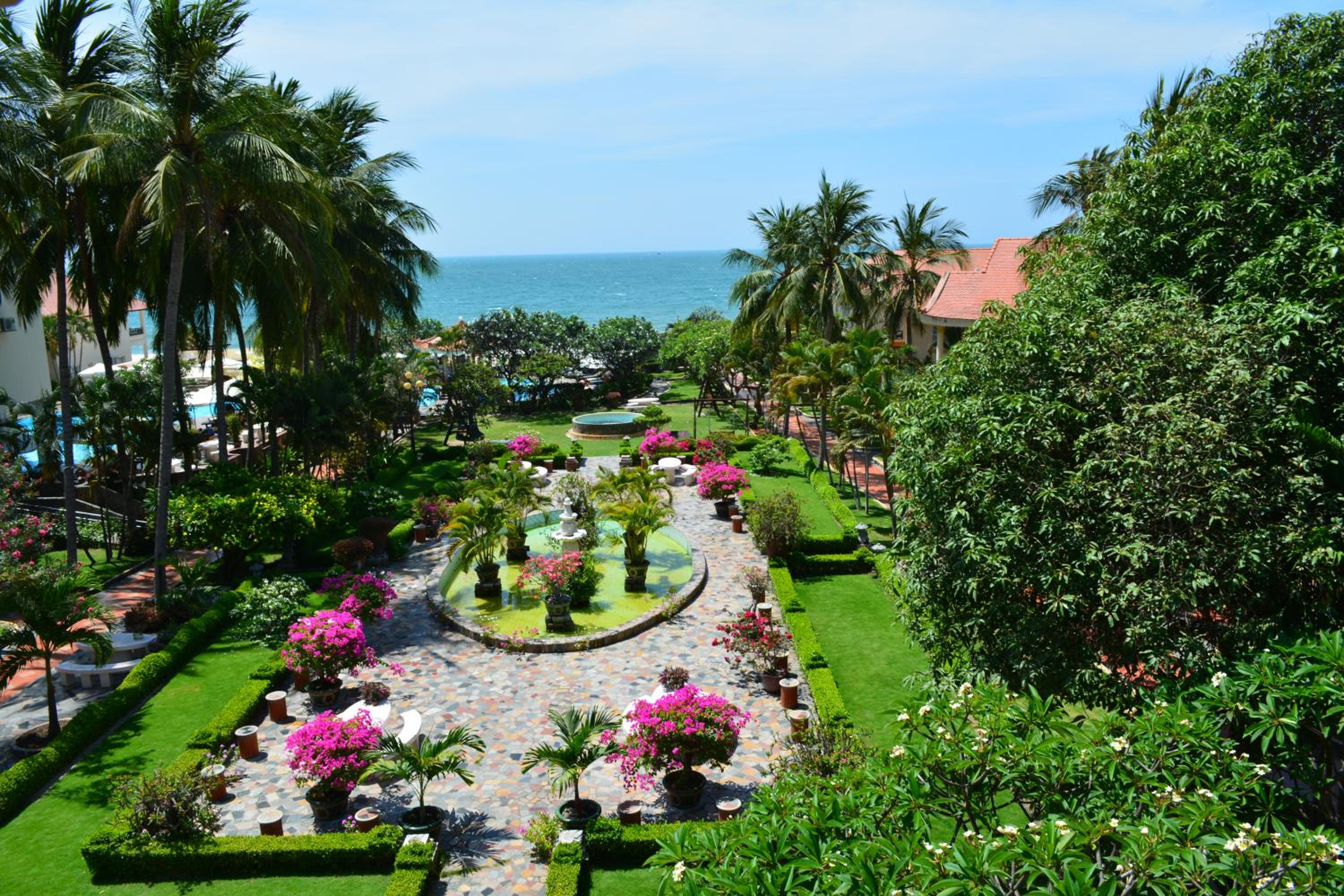 Le Aqua Resort & Spa Phan Thiet - Swiss Village Resort & Spa